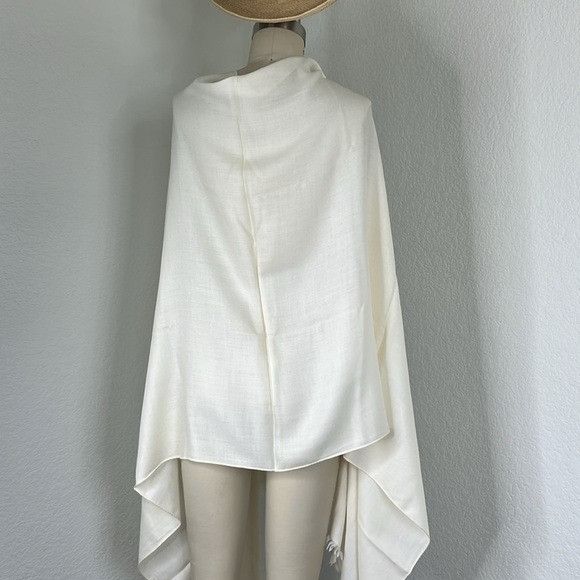 Loro Piana Loro Piana Cashmere Silk Fringe Cream Scarf Stole Wrap Size ONE SIZE - 7 Thumbnail