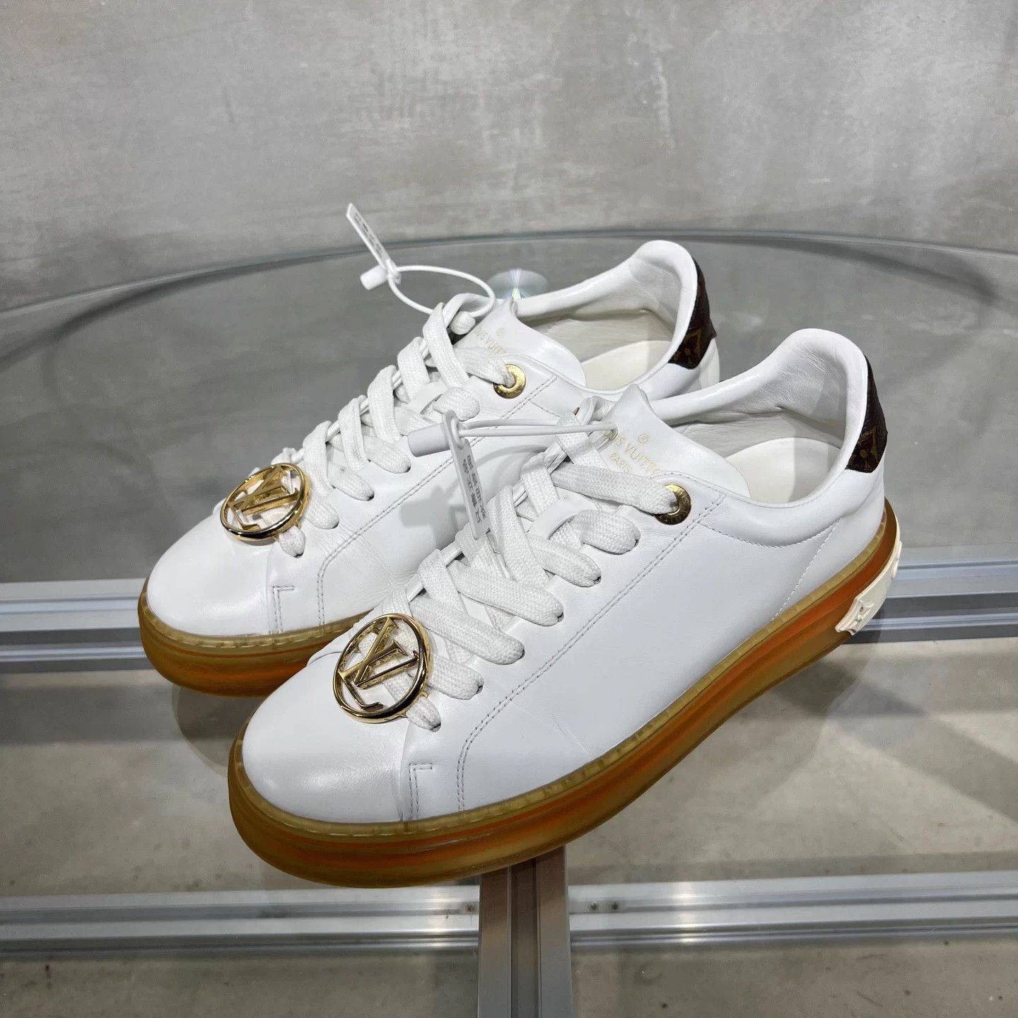 Louis Vuitton LV White Sneakers UK3.5/37.5 YH17409 Size US 6.5 / IT 36.5 - 2 Thumbnail