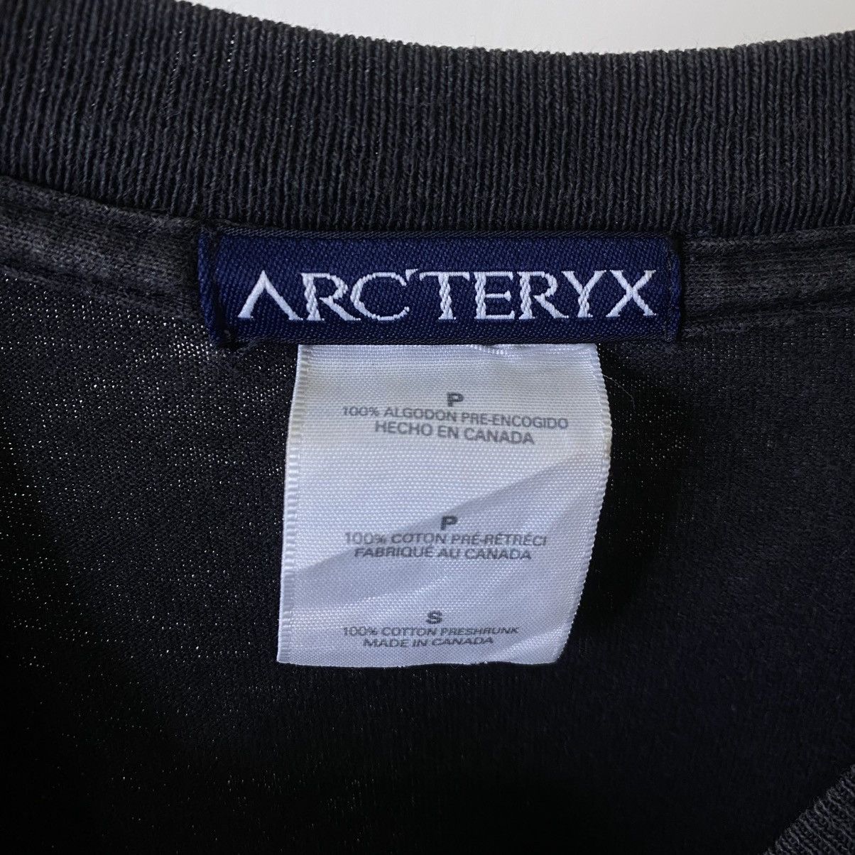 Arc'teryx Vintage 2000s Arc'teryx Big Back Logo T Shirt Size US S / EU 44-46 / 1 - 3 Thumbnail