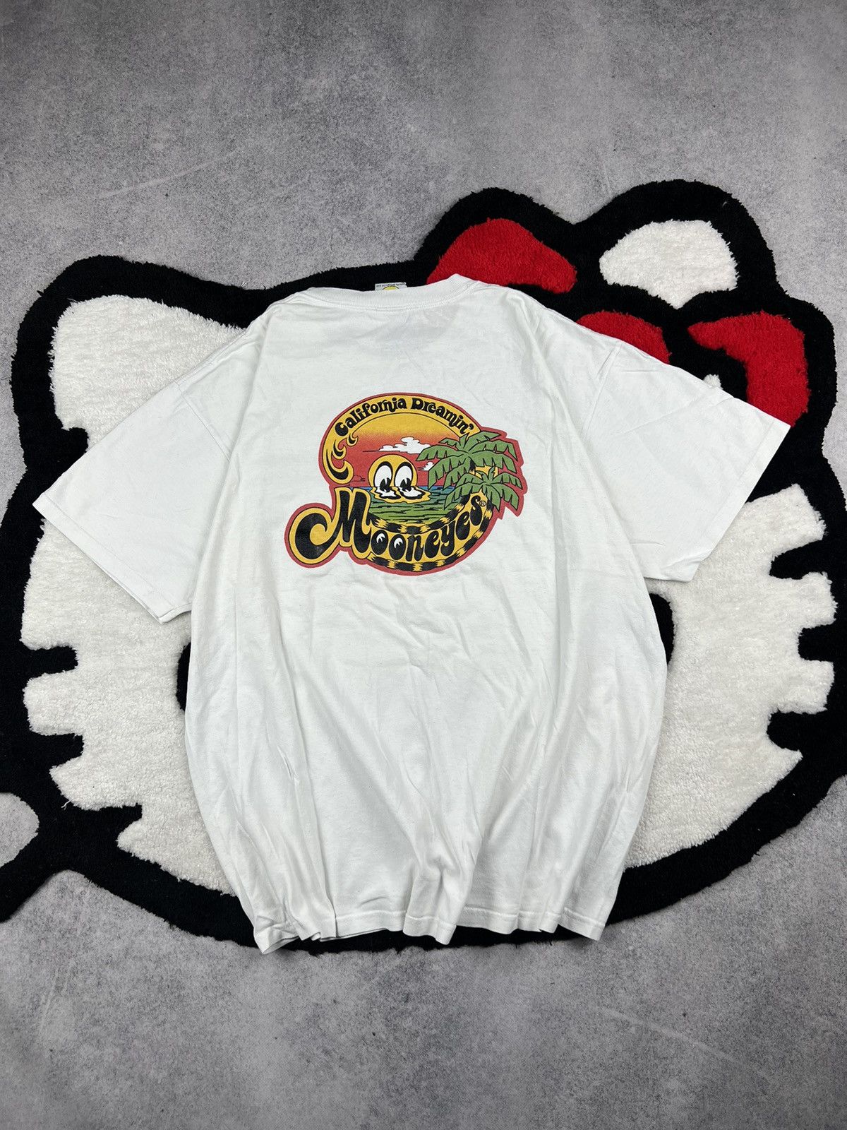 Vintage Vintage Mooneyes Sun California Dreamin Y2K Tee Shirt Size US XL / EU 56 / 4 - 1 Thumbnail