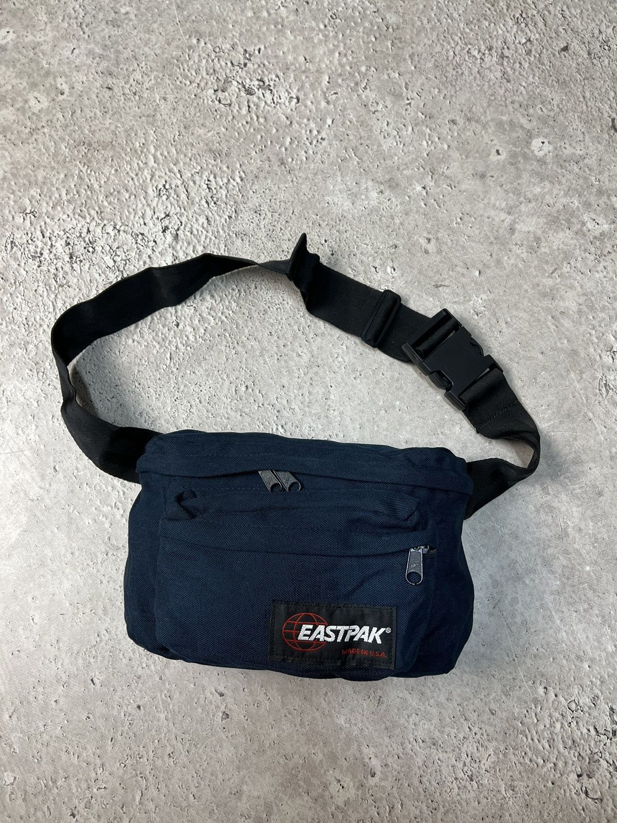 Vintage Y2K Eastpak sling messenger bag multi pocket