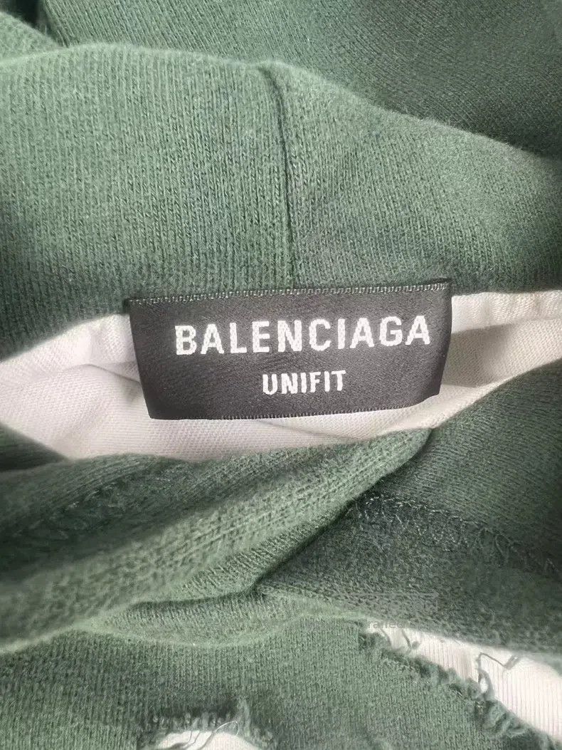 Balenciaga Balenciaga Forest green chest big distressed hole letter l Size US XXS / EU 40 - 2 Thumbnail