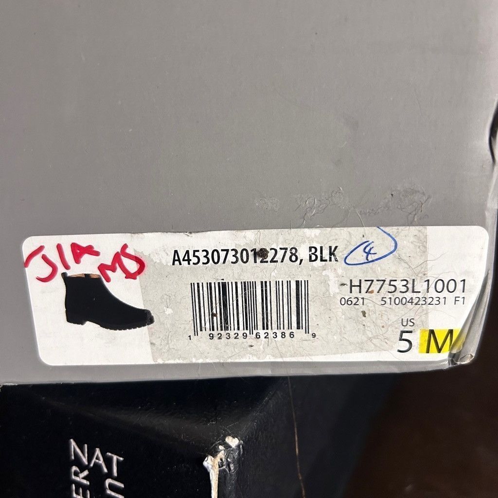 Vionic vionic Vionic Black suede ankle boots 5M NIB Size US 5 / IT 35 - 2 Thumbnail