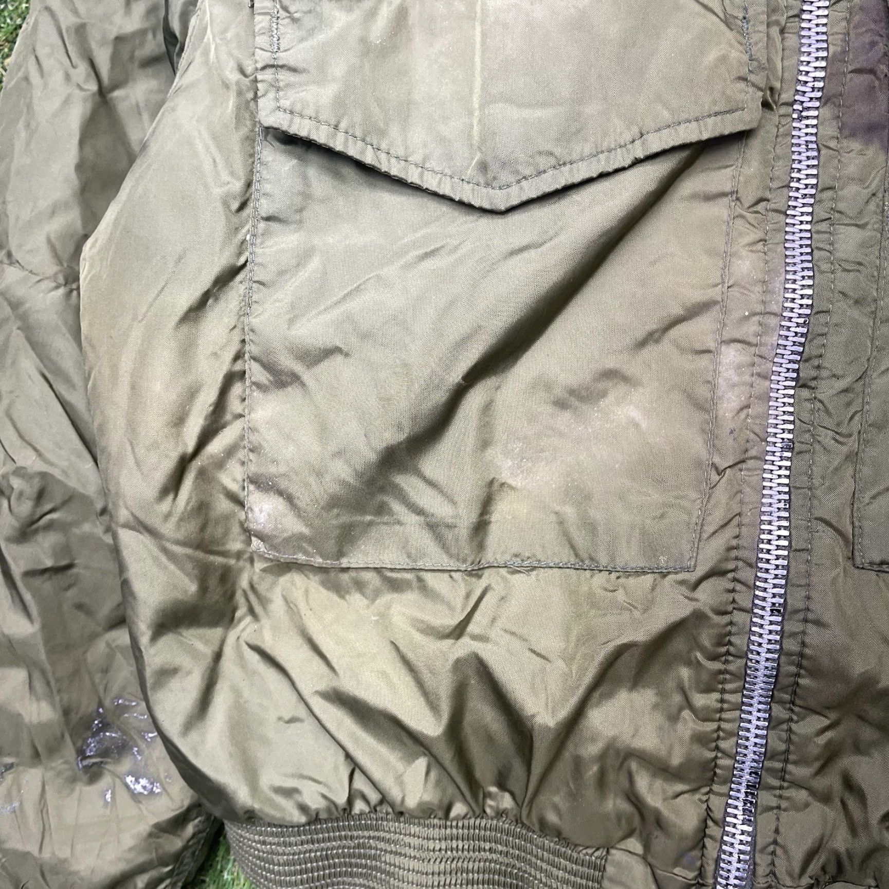 Vintage VINTAGE US Navy Marines G-8 WEP Flight Bomber Jacket 44 R Scovill Distressed Land Manufacturing Inc Men Navy Green Nylon Zip Size US S / EU 44-46 / 1 - 6 Thumbnail
