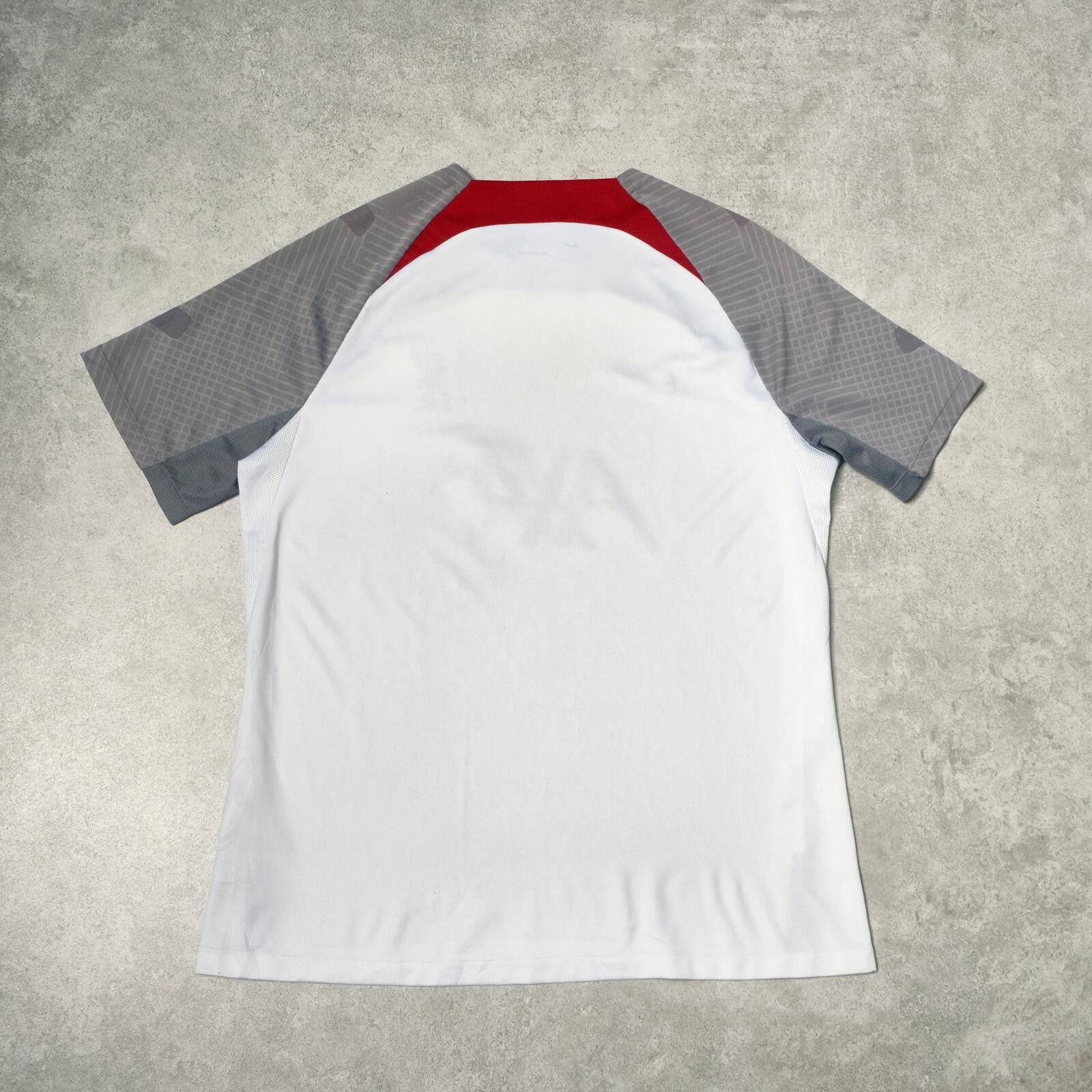 Nike 2022/23 Liverpool Training Shirt Nike (L/XL) Size US L / EU 52-54 / 3 - 2 Thumbnail
