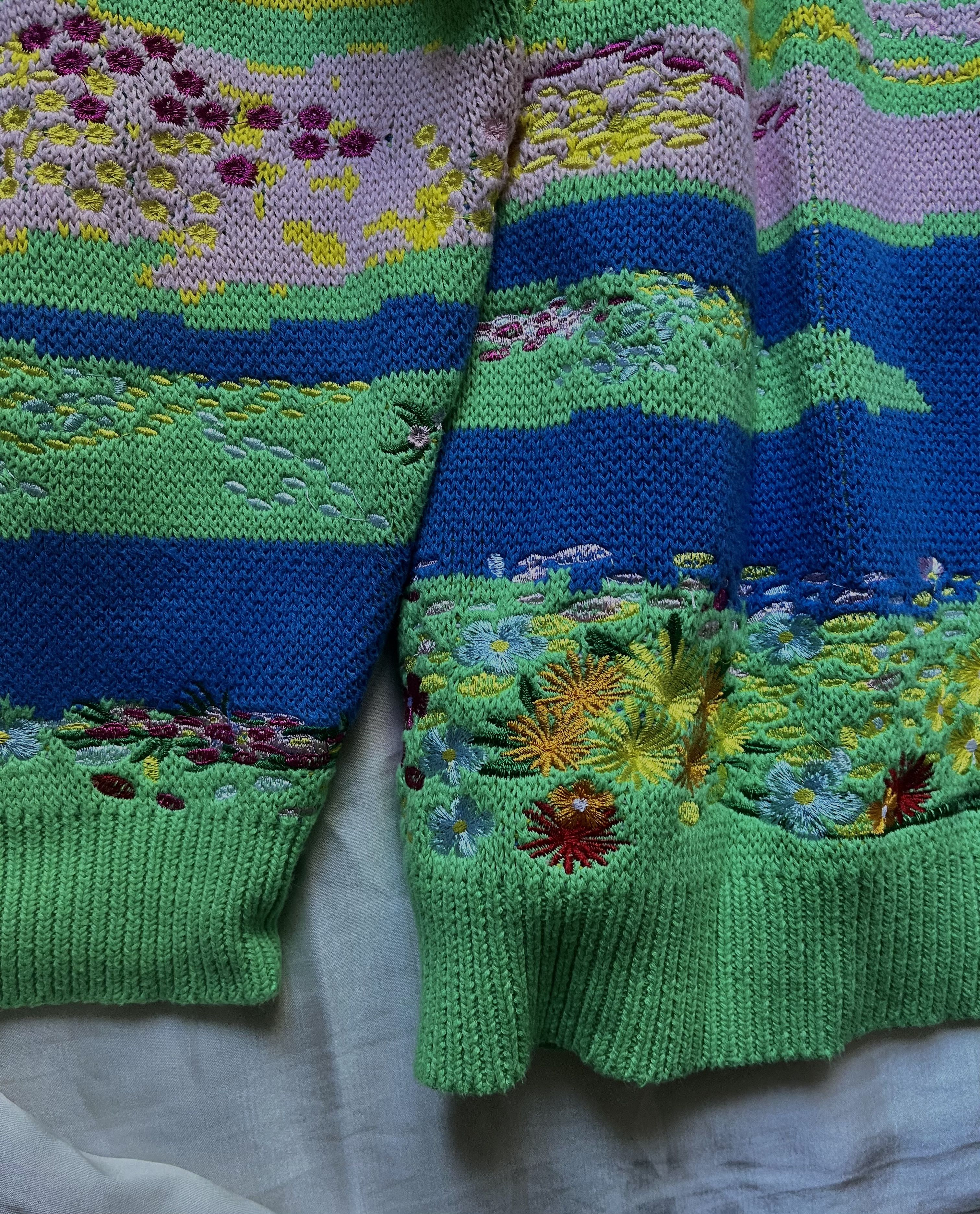 YITAI Secret garden Embroidery Sweater Size US S / EU 44-46 / 1 - 4 Thumbnail