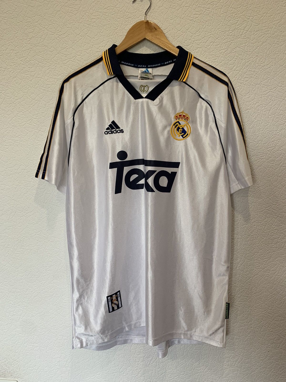 image of Raul Adidas Real Madrid 1998/1999 Home Kit Soccer Jersey in White, Men's (Size 2XL)