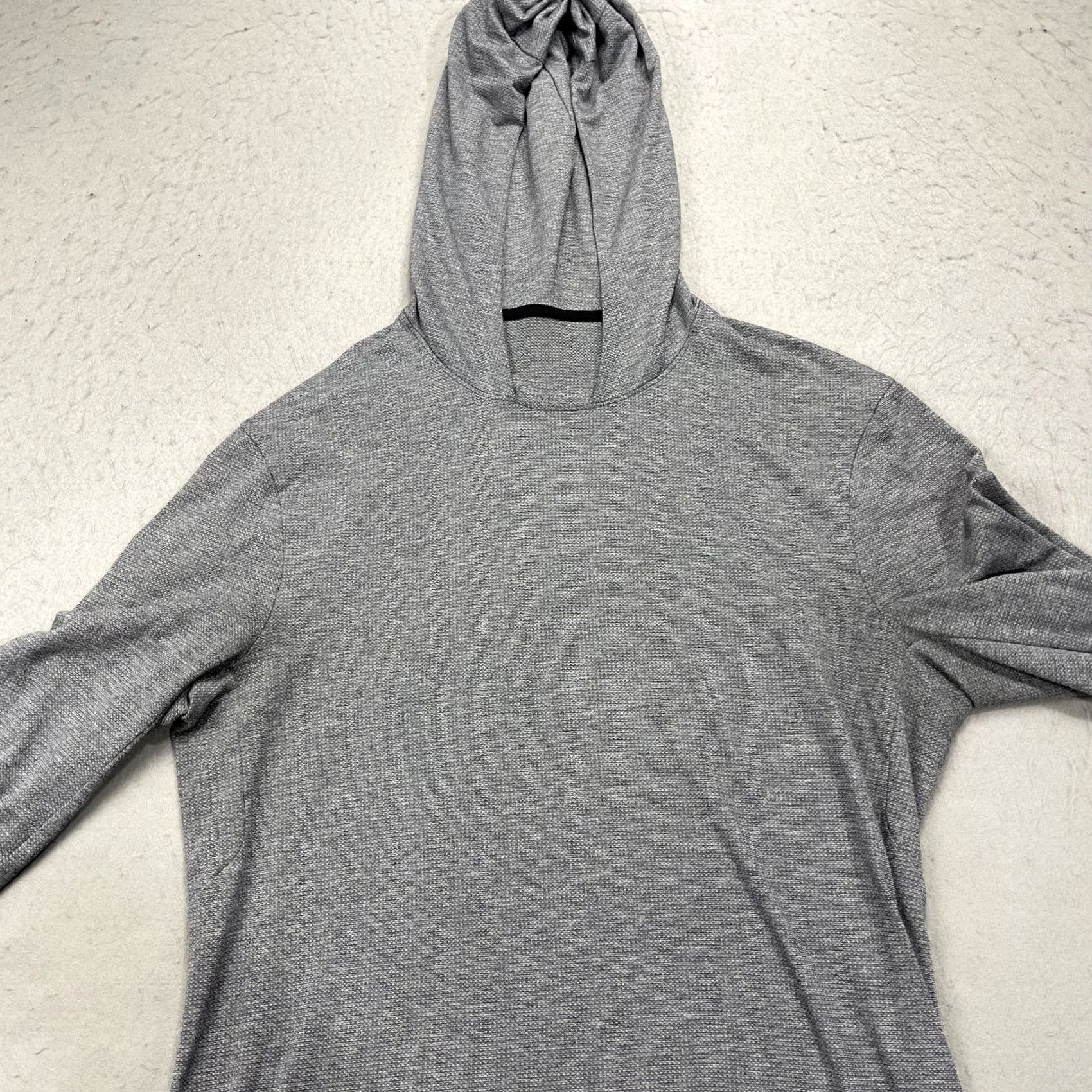 Lululemon Lululemon Hoodie Mens M Gray Lightweight Pullover Logo Shirt? Size US M / EU 48-50 / 2 - 5 Thumbnail