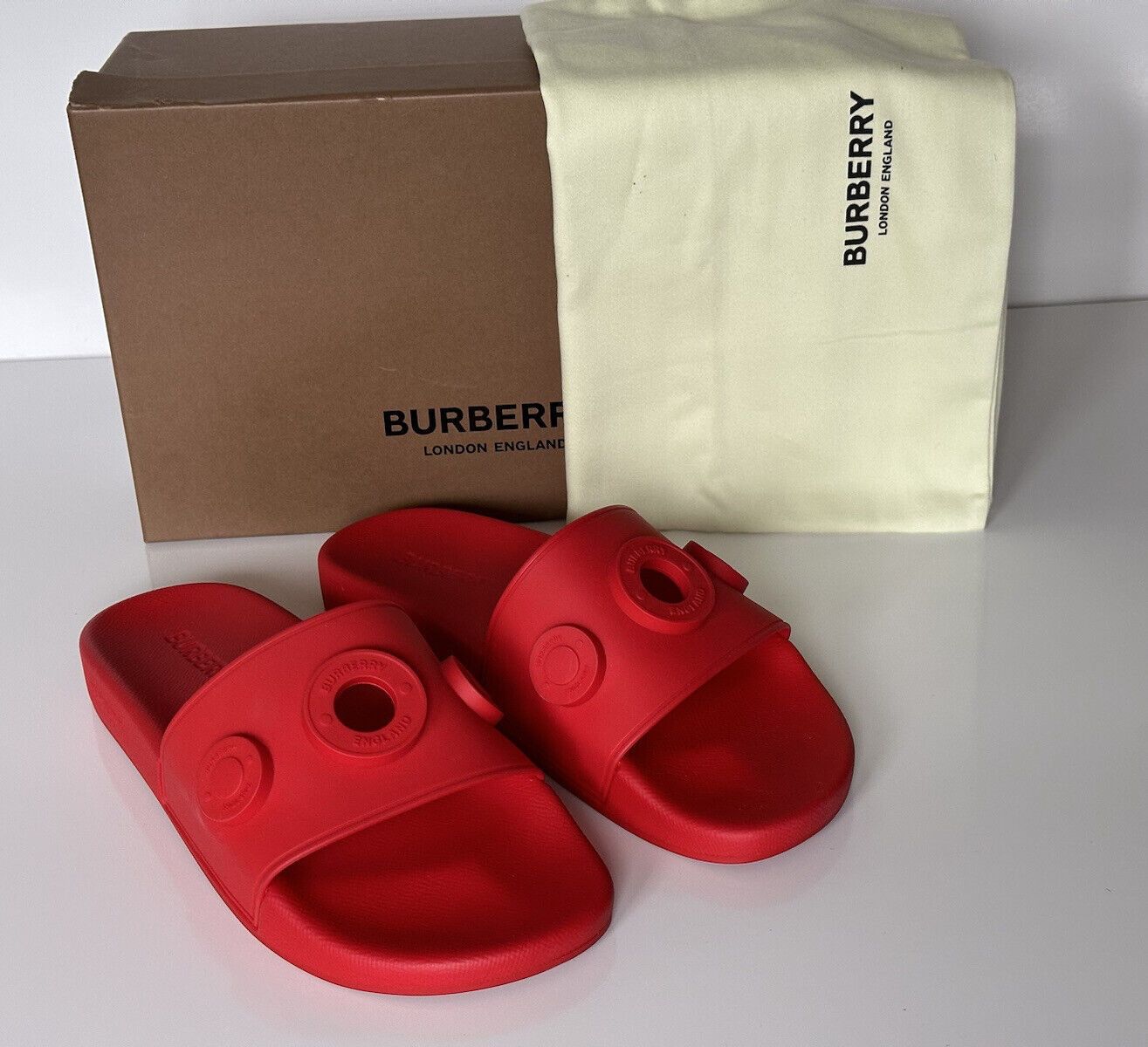 o1bs11s0923 Slide in Bright Red