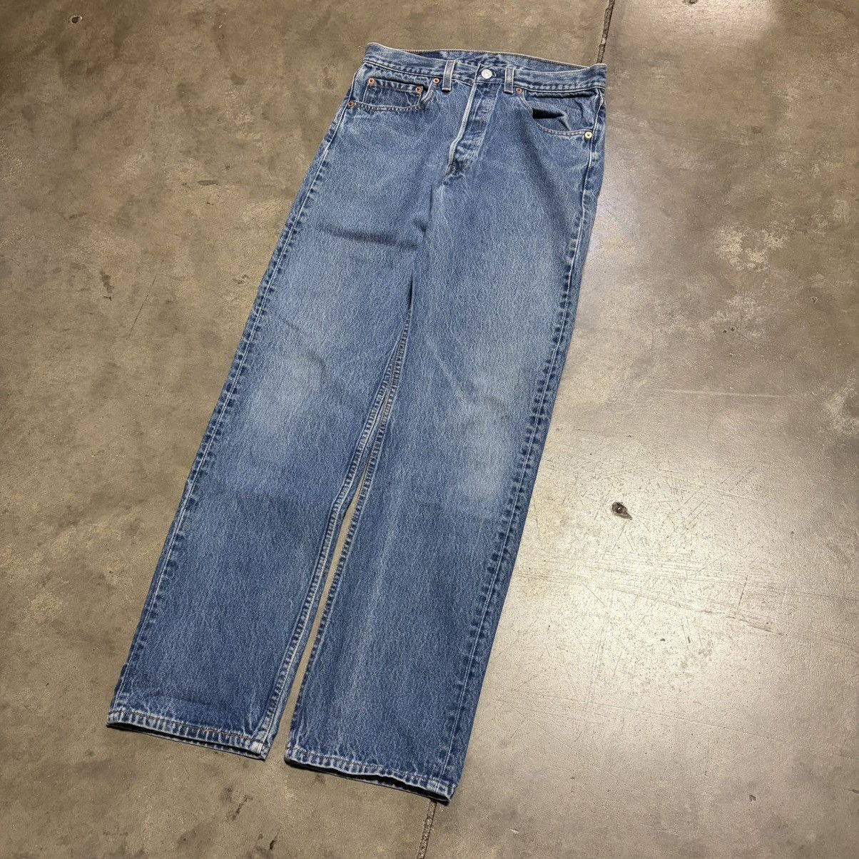 Levi's Vintage Levis 501 Jeans Button Fly Fade Washed Denim 90s USA Size US 31 - 4 Thumbnail