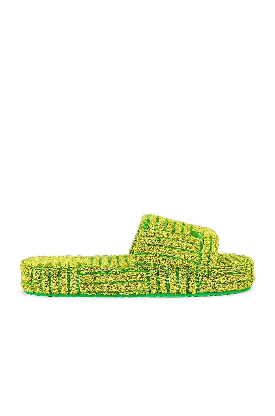 Bottega Veneta o1bcso1str0924 Resort Sponge in Green Size US 12 / EU 45 - 1 Thumbnail