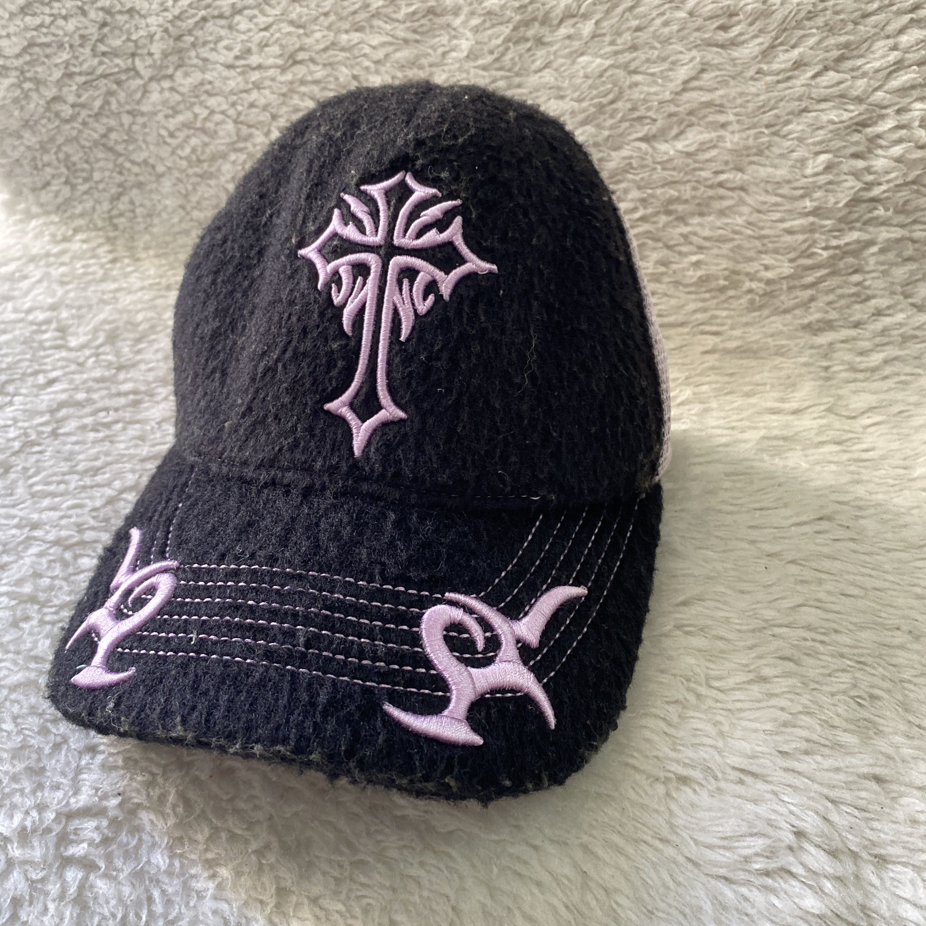 Other Urban Outfitters Embroidered Cross Snapback Trucker Hat Size ONE SIZE - 4 Thumbnail