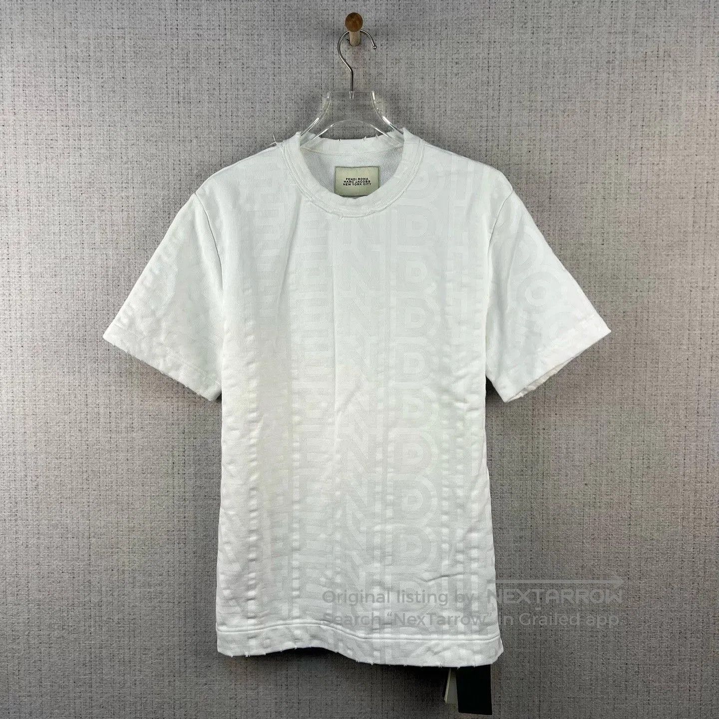 Fendi Fendi Solid Letter Print Crewneck Short Sleeve. Size XS / US 0-2 / IT 36-38 - 1 Thumbnail