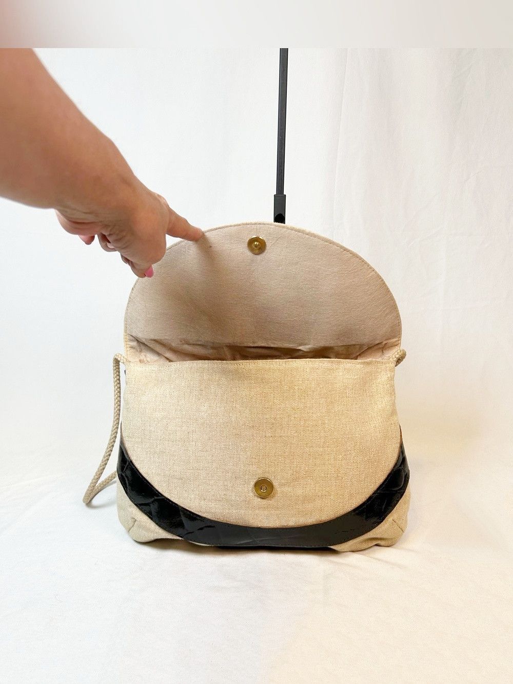 Other Vintage Burlap Black Croc Embossed Leather Crossbody Bag Size ONE SIZE - 2 Thumbnail