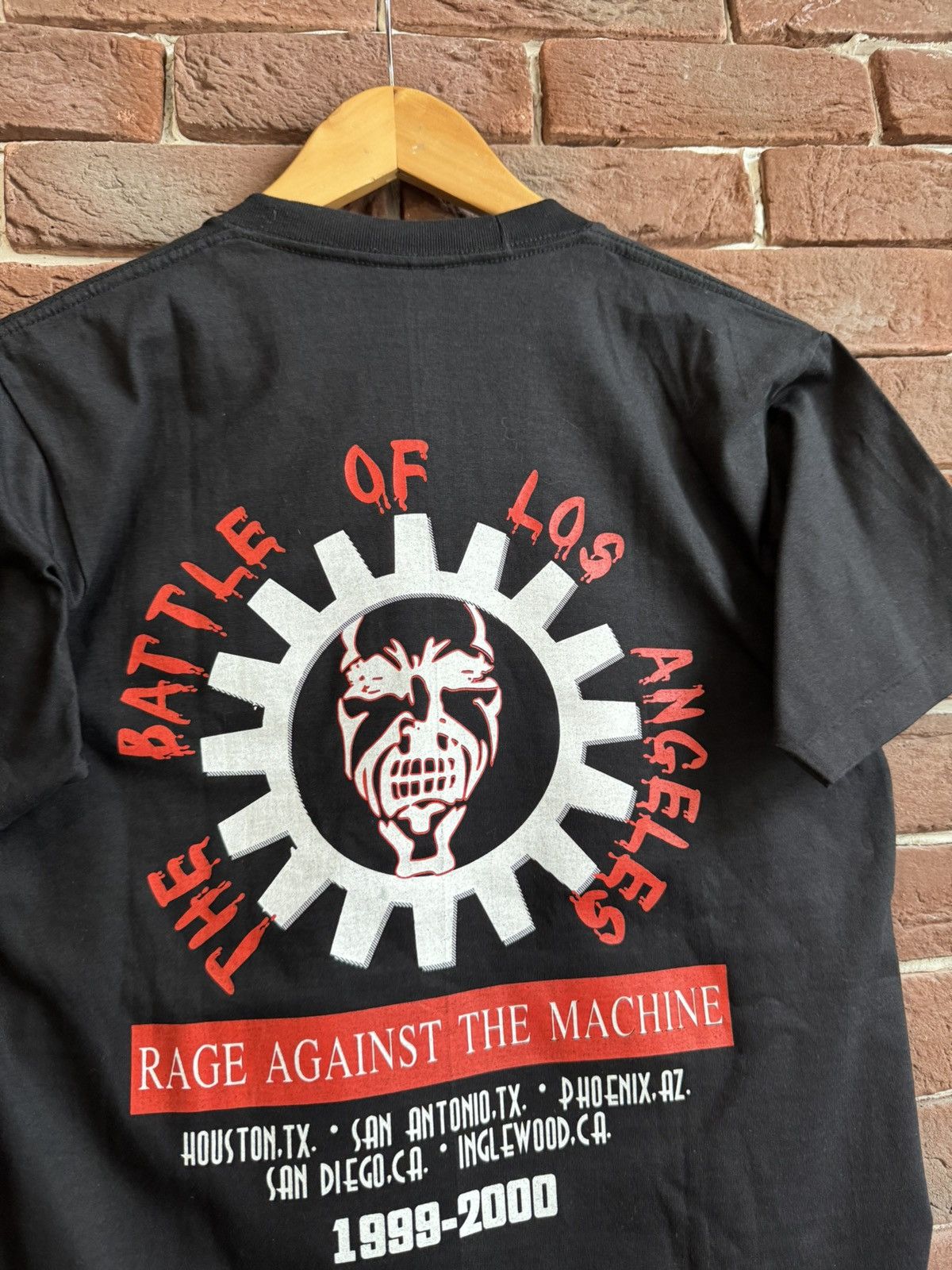Band Tees Rage Aganist The Machine The Battle Of Los Angeles Band Tee Size US M / EU 48-50 / 2 - 7 Thumbnail