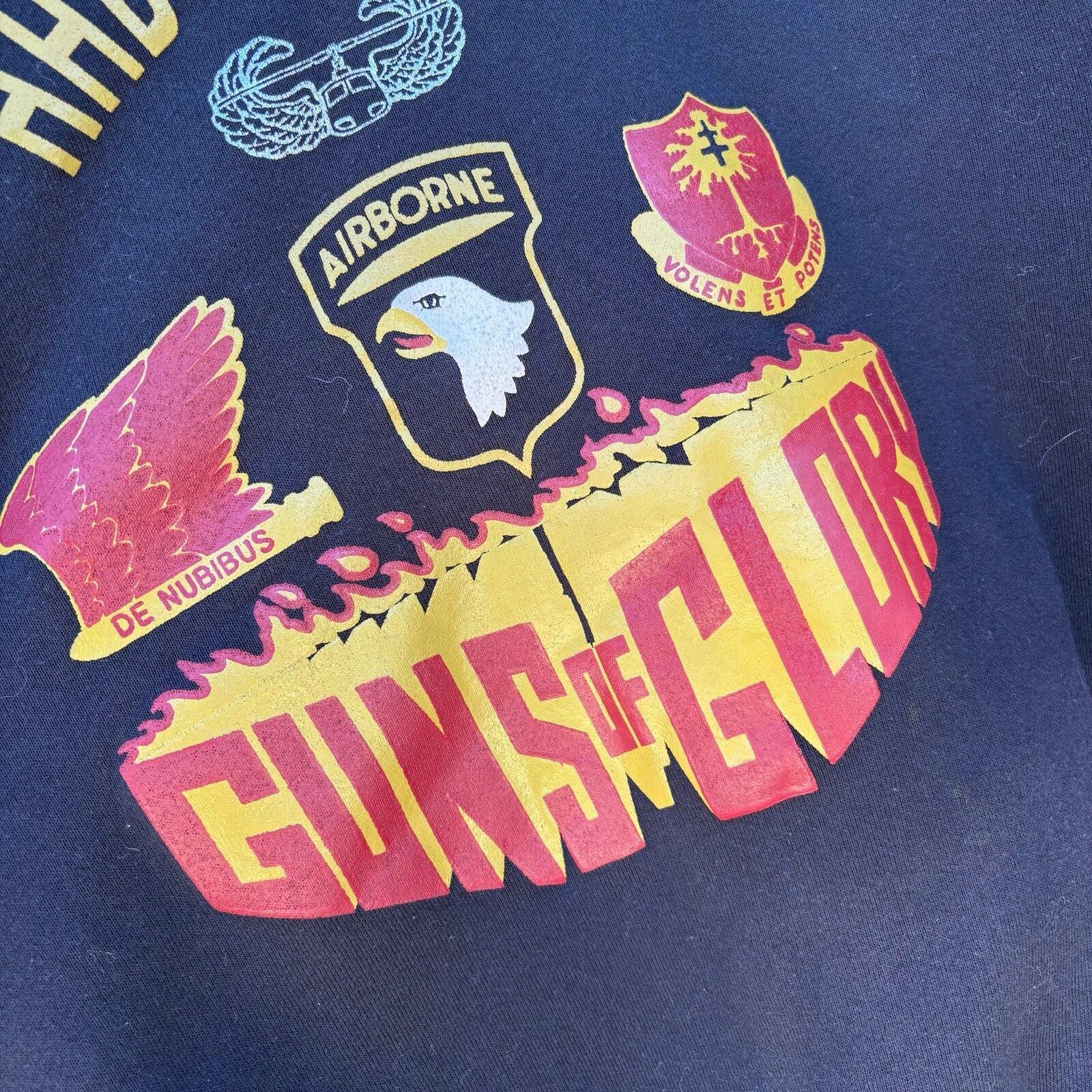 Fruit Of The Loom Vintage 80s Military “Guns of Glory” Sweatshirt Size US L / EU 52-54 / 3 - 3 Thumbnail