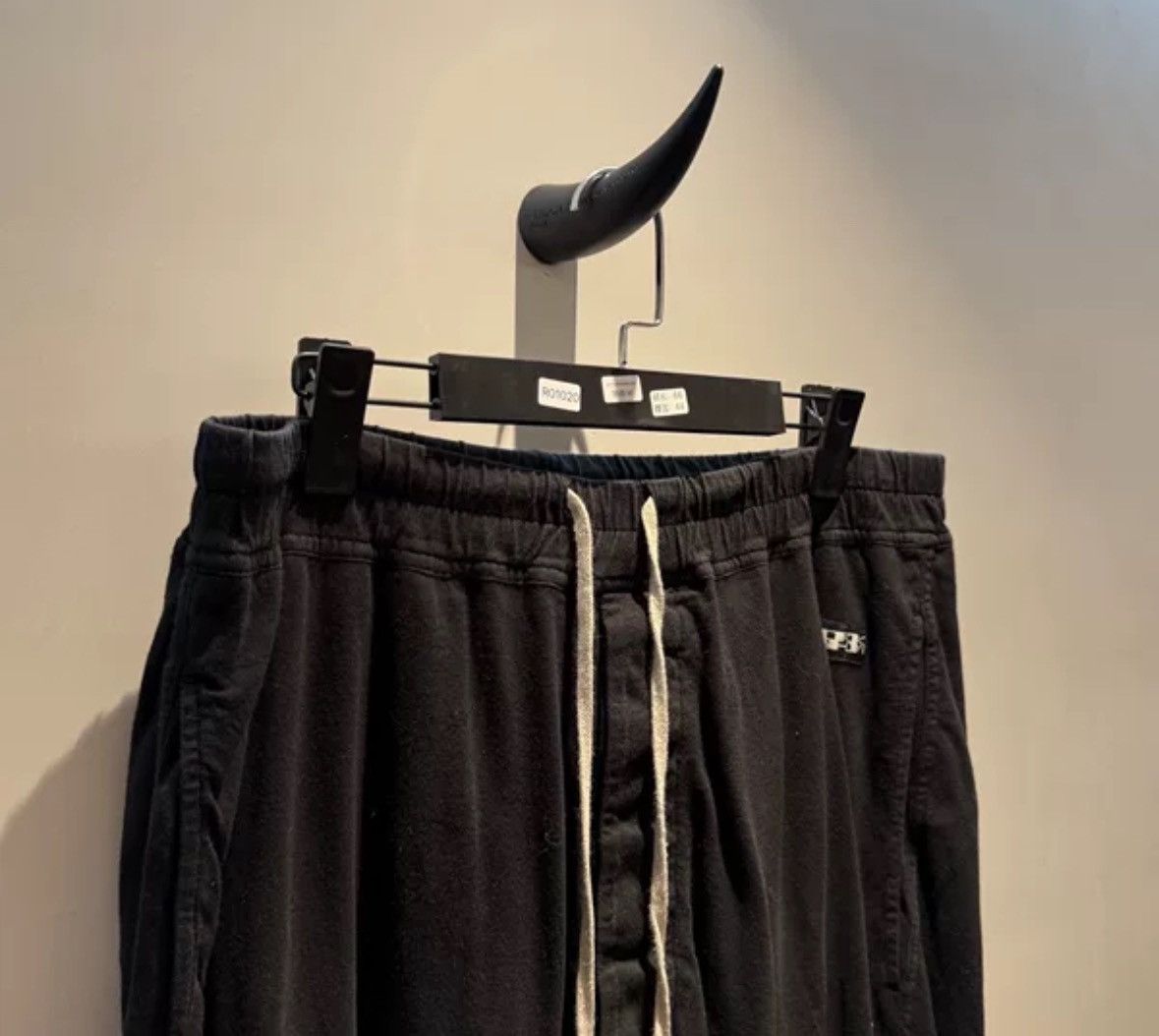 Rick Owens Rick owens drkshdw double line letter sticker crotch shorts Size US 32 / EU 48 - 5 Thumbnail