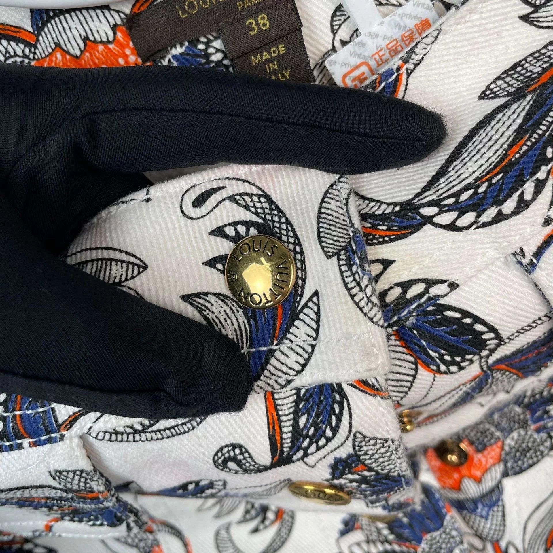 Louis Vuitton Louis Vuitton Print skirts 38 Size 27" / US 4 / IT 40 - 9 Thumbnail