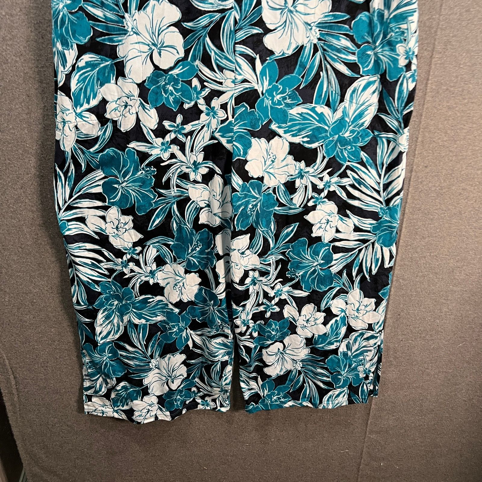 Other AnyBody Tall Lozy Knit Luxe V-Neck Gaucho Jumpsuit Tura Flo Size L / US 10 / IT 46 - 5 Thumbnail