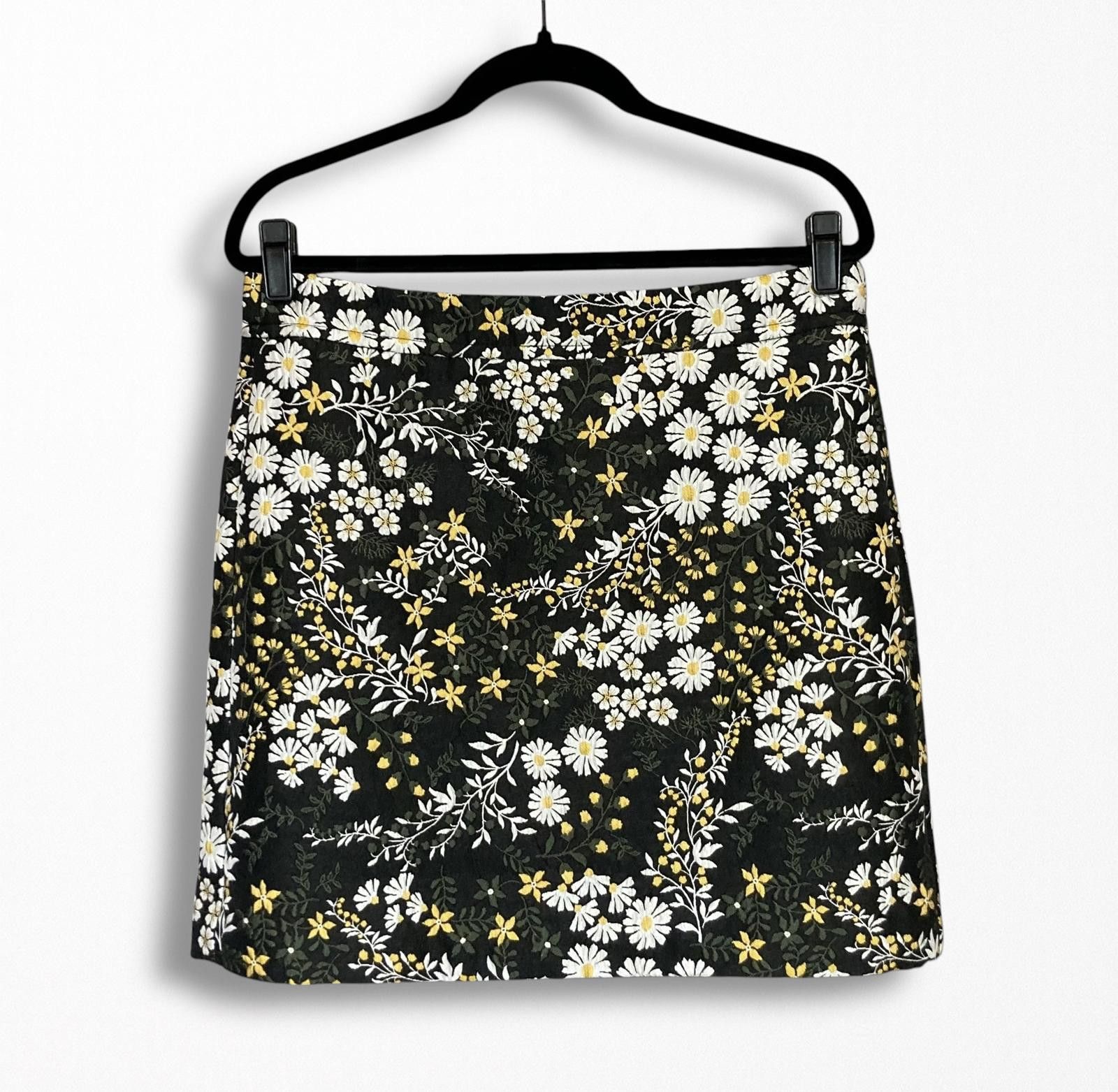 Designer Floral Print A-Line Skirt in Dark Green Size 30" / US 8 / IT 44 - 1 Thumbnail