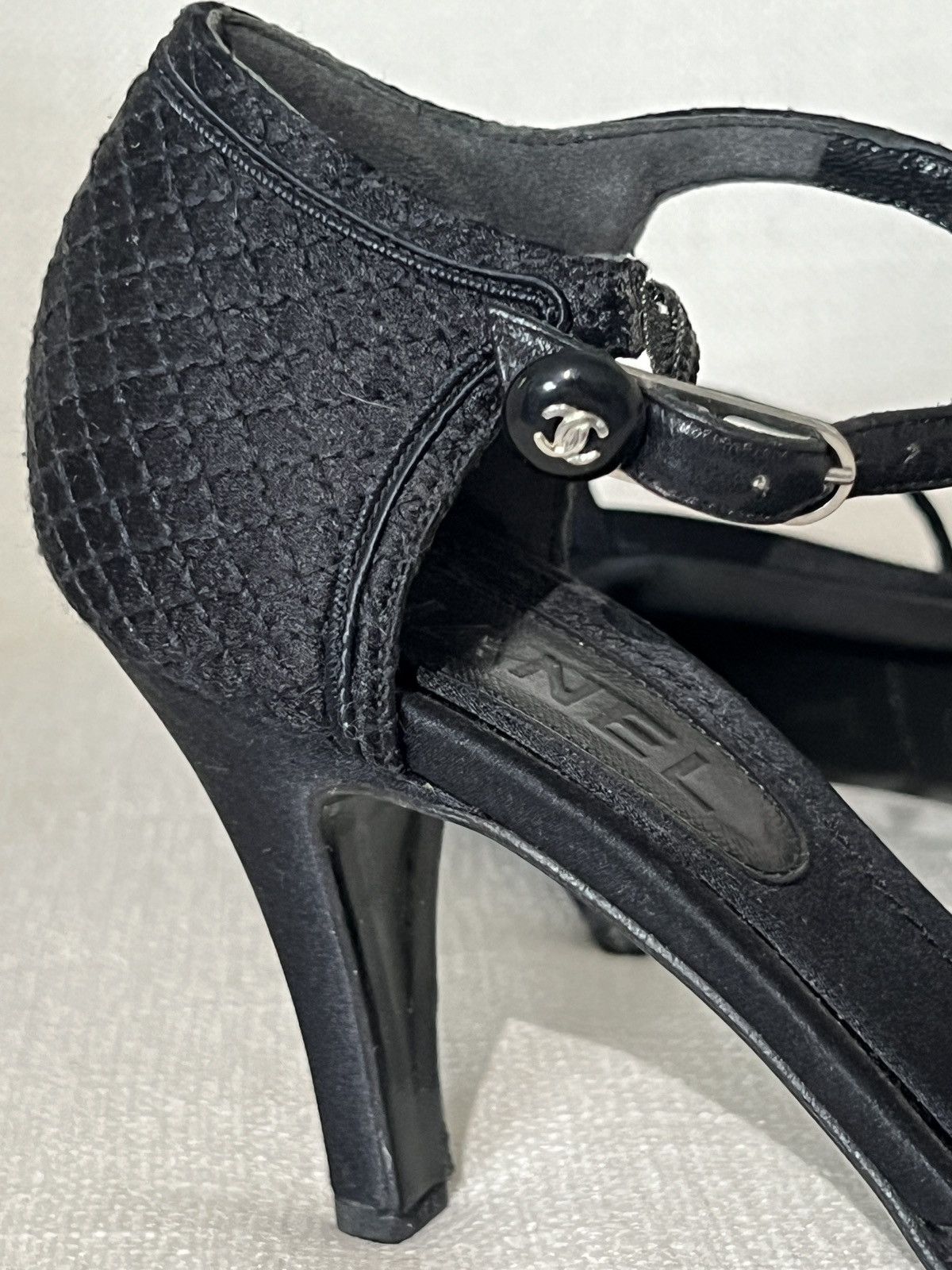 Chanel Chanel Vintage Black Satin Quilted CC Logo Heels Size US 4.5 / IT 34.5 - 7 Thumbnail