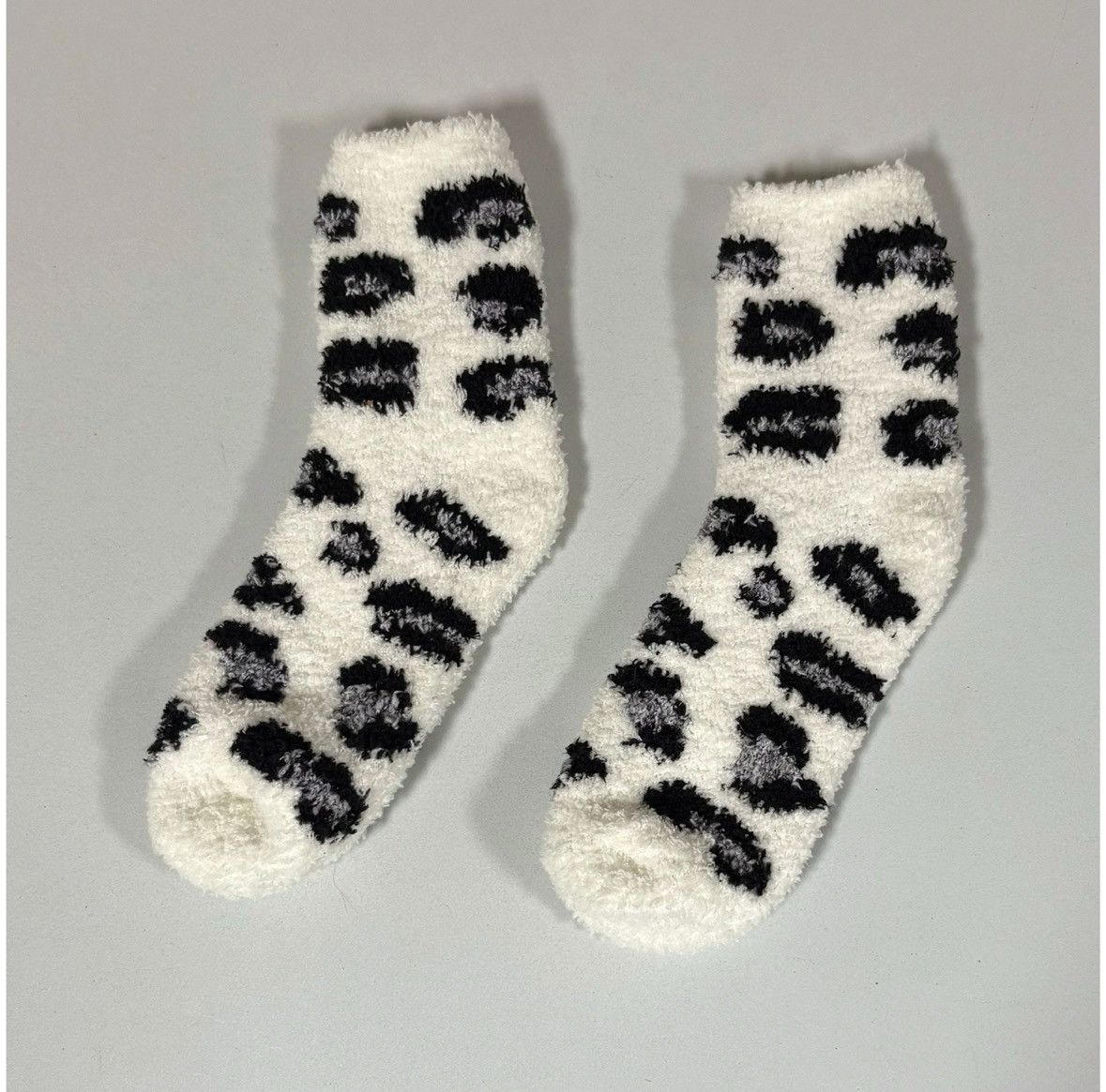 Vintage White Cheetah Leopard Animal Print Plush Fuzzy Winter Socks Size ONE SIZE - 2 Thumbnail
