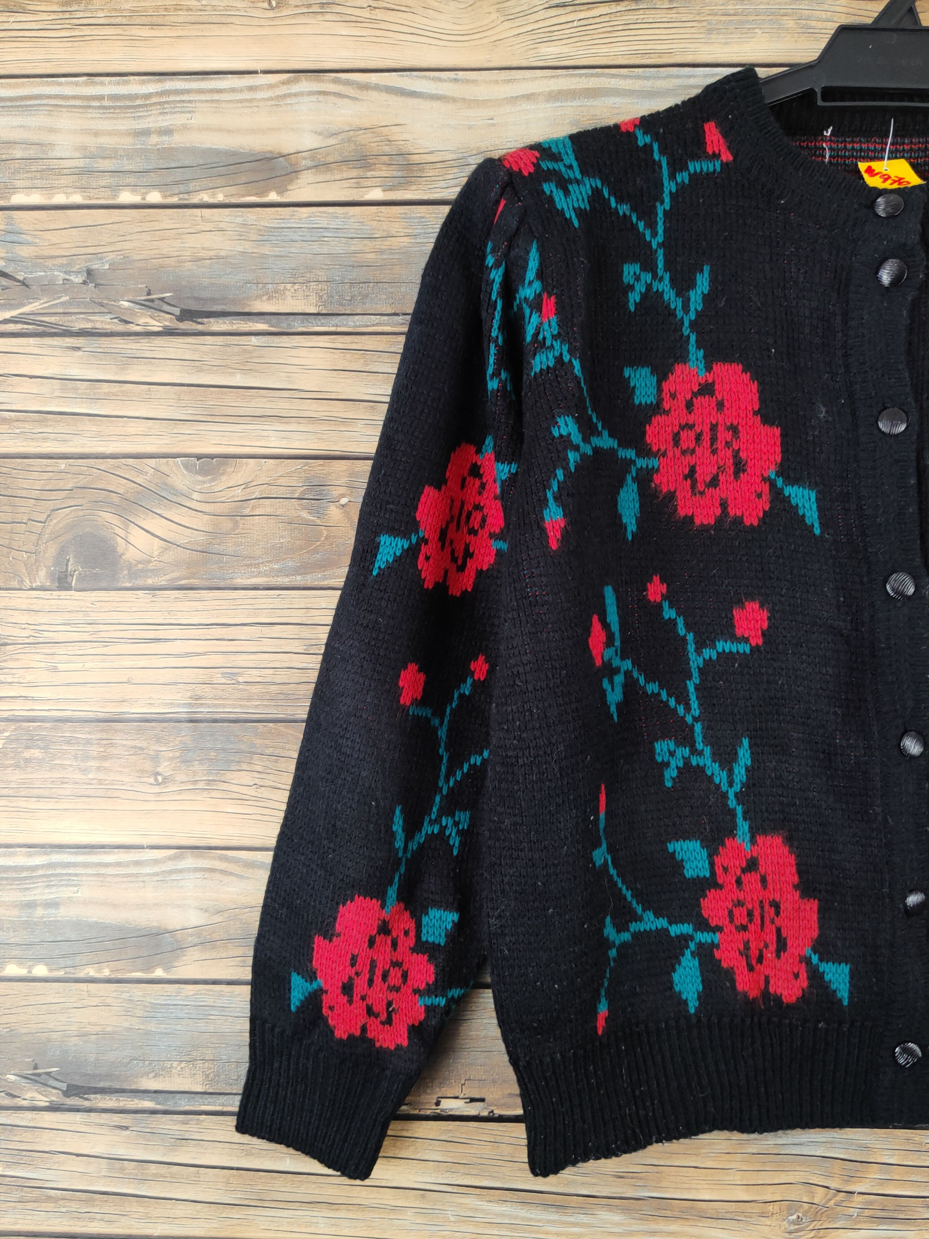 Aran Isles Knitwear × Japanese Brand Japan vintage Black Flowers Knitwear Cardigan #W970 Size M / US 6-8 / IT 42-44 - 3 Thumbnail