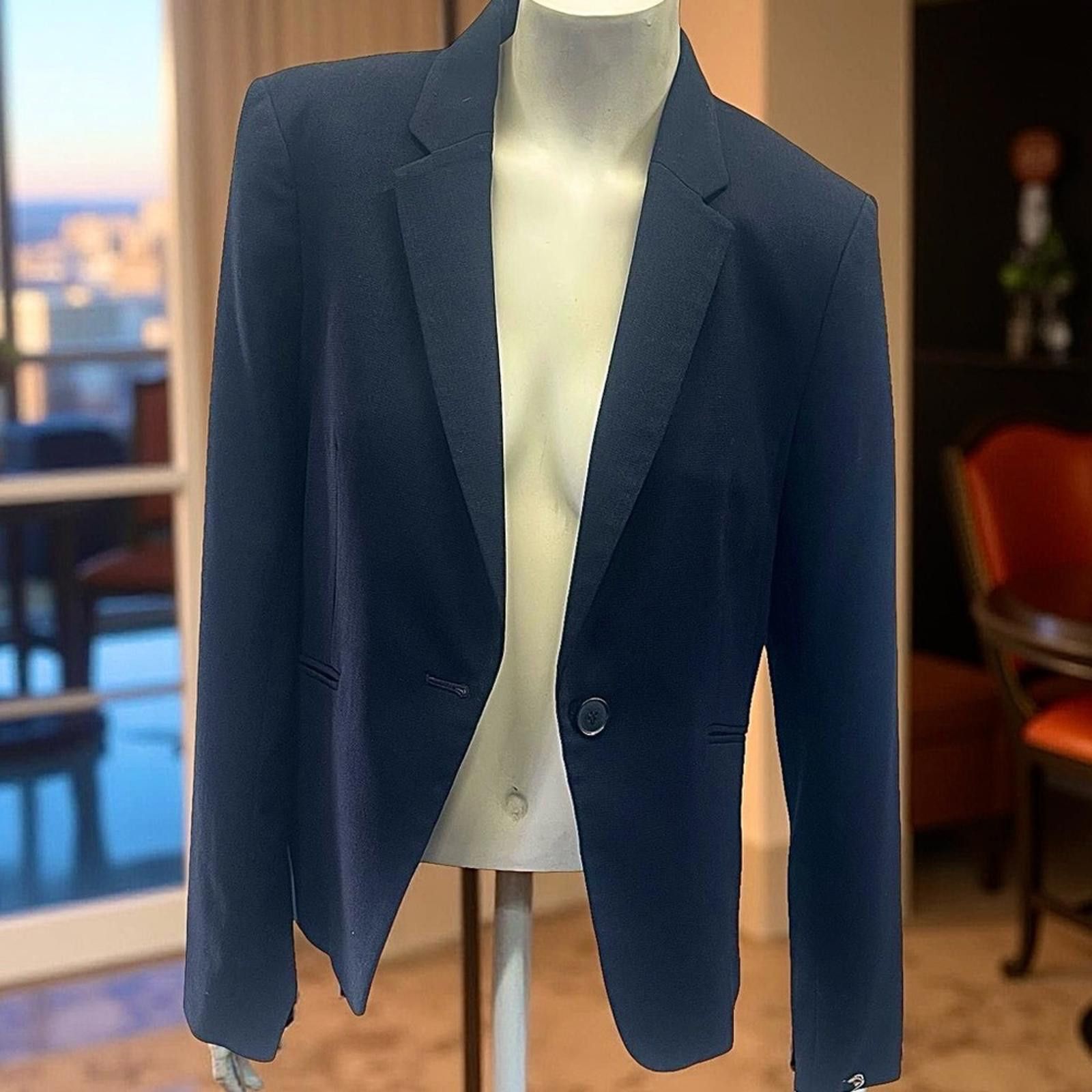 H&M H&M Woman's Navy Blazer NWOT - many sizes available Size M / US 6-8 / IT 42-44 - 1 Thumbnail