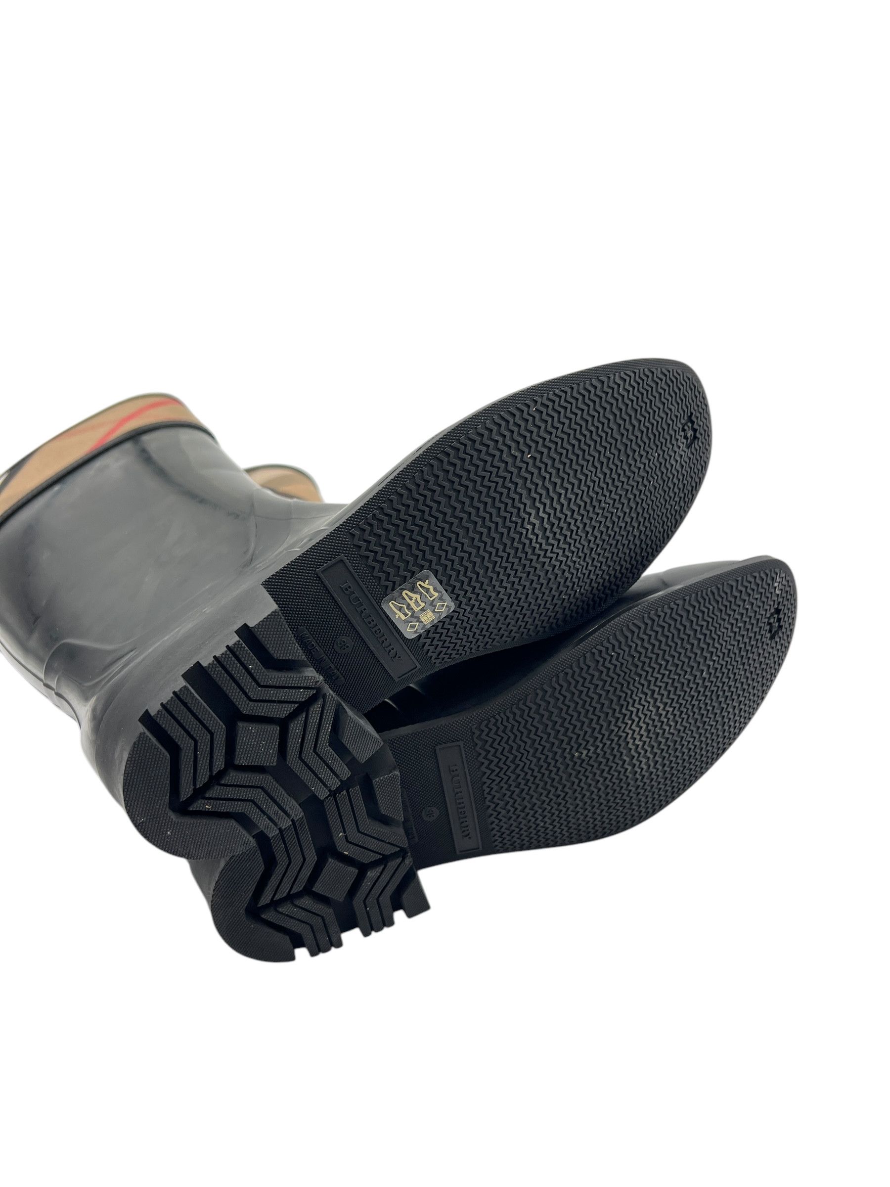 Burberry Burberry Black Rubber Rain Boots Size EU:38 US:8 Size US 8 / IT 38 - 10 Thumbnail