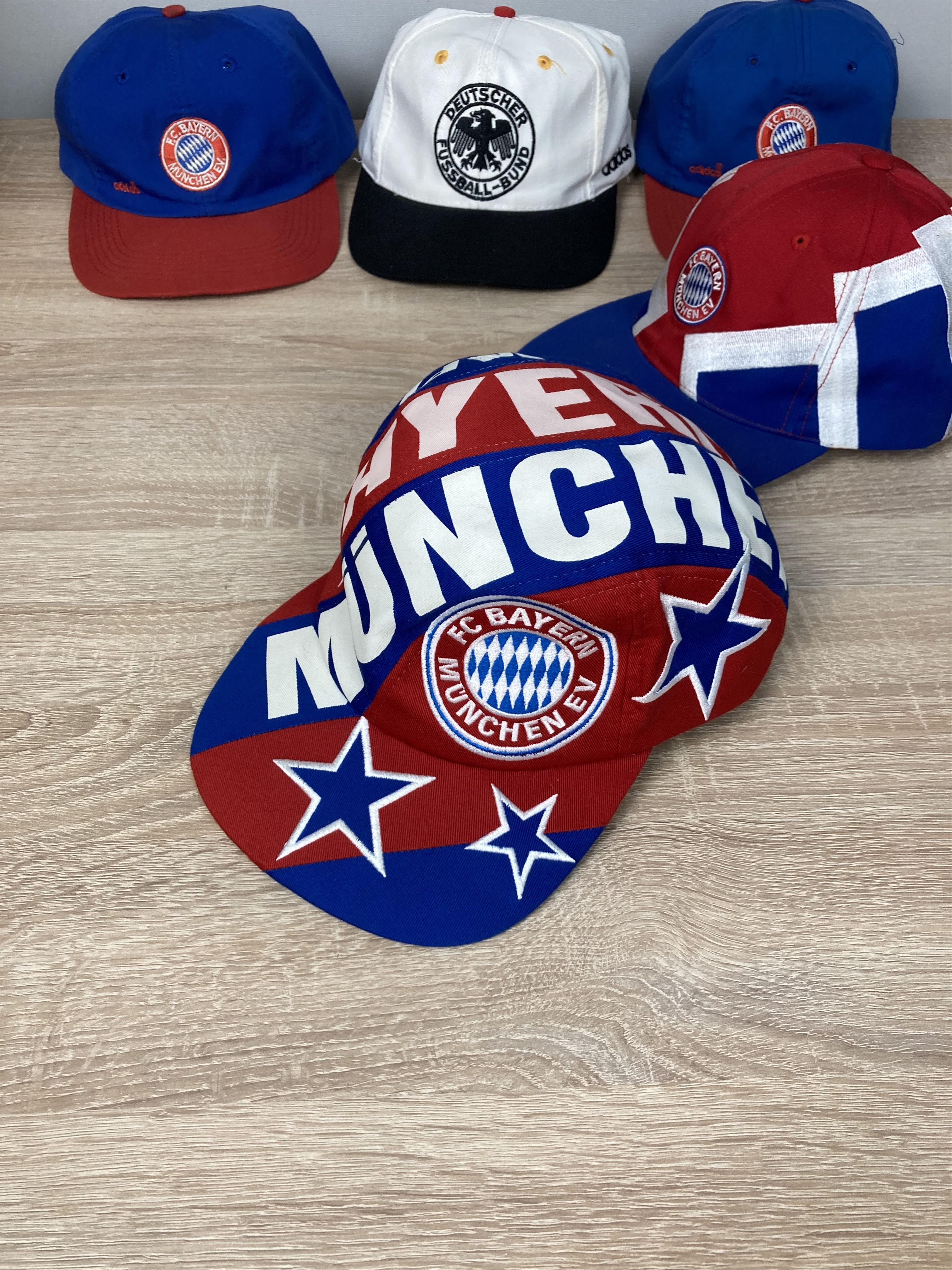 Sports Specialties × Vintage Collection of Caps German Bundesliga Team Bayern Munich 70s+ Size ONE SIZE - 2 Thumbnail