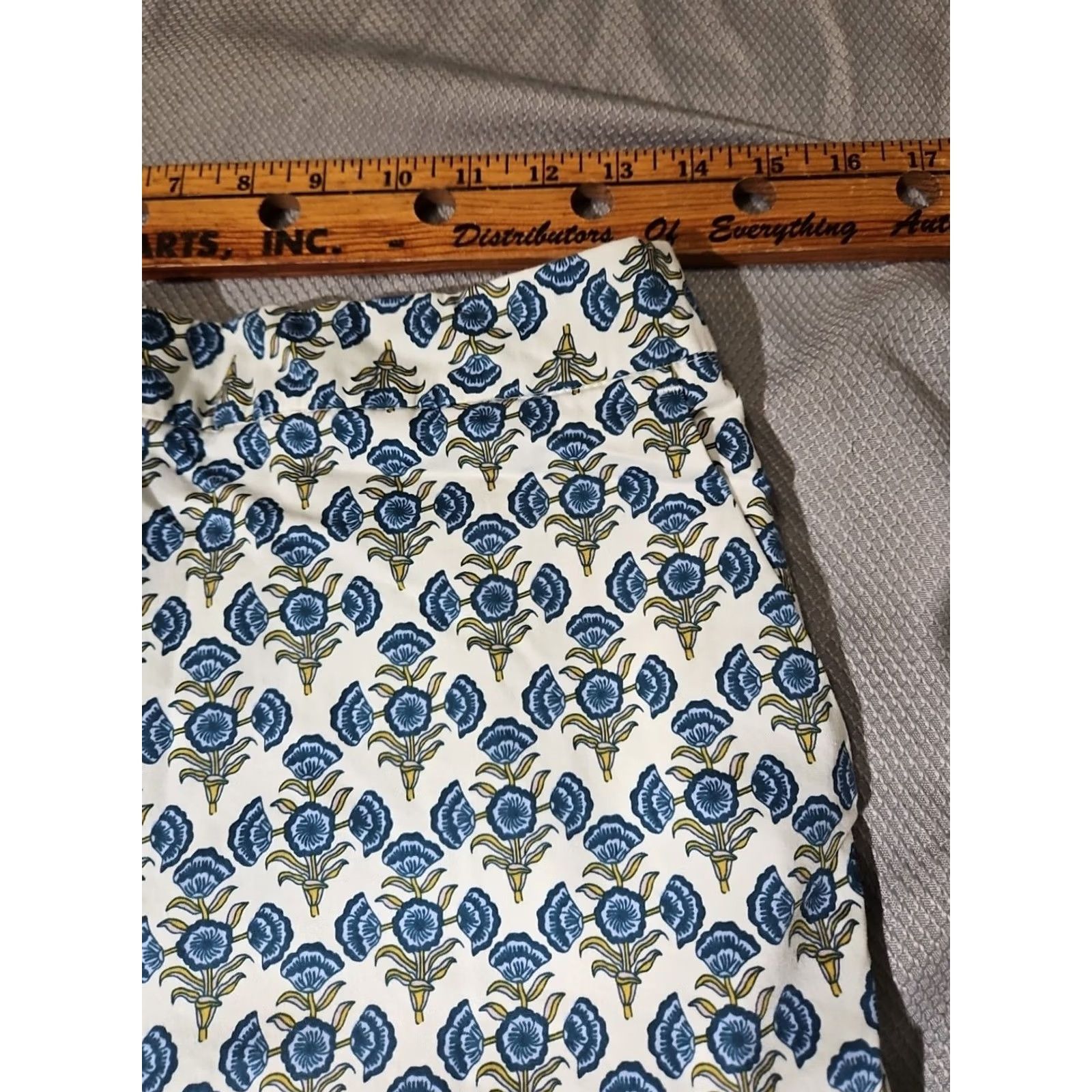 Boden Boden Pants Womens Sz 8 White Blue Floral Pull On Elastic Waist Allover Print Cropped Regular Inseam 25.5 in Buttons Not Applicable Size 30" / US 8 / IT 44 - 6 Thumbnail