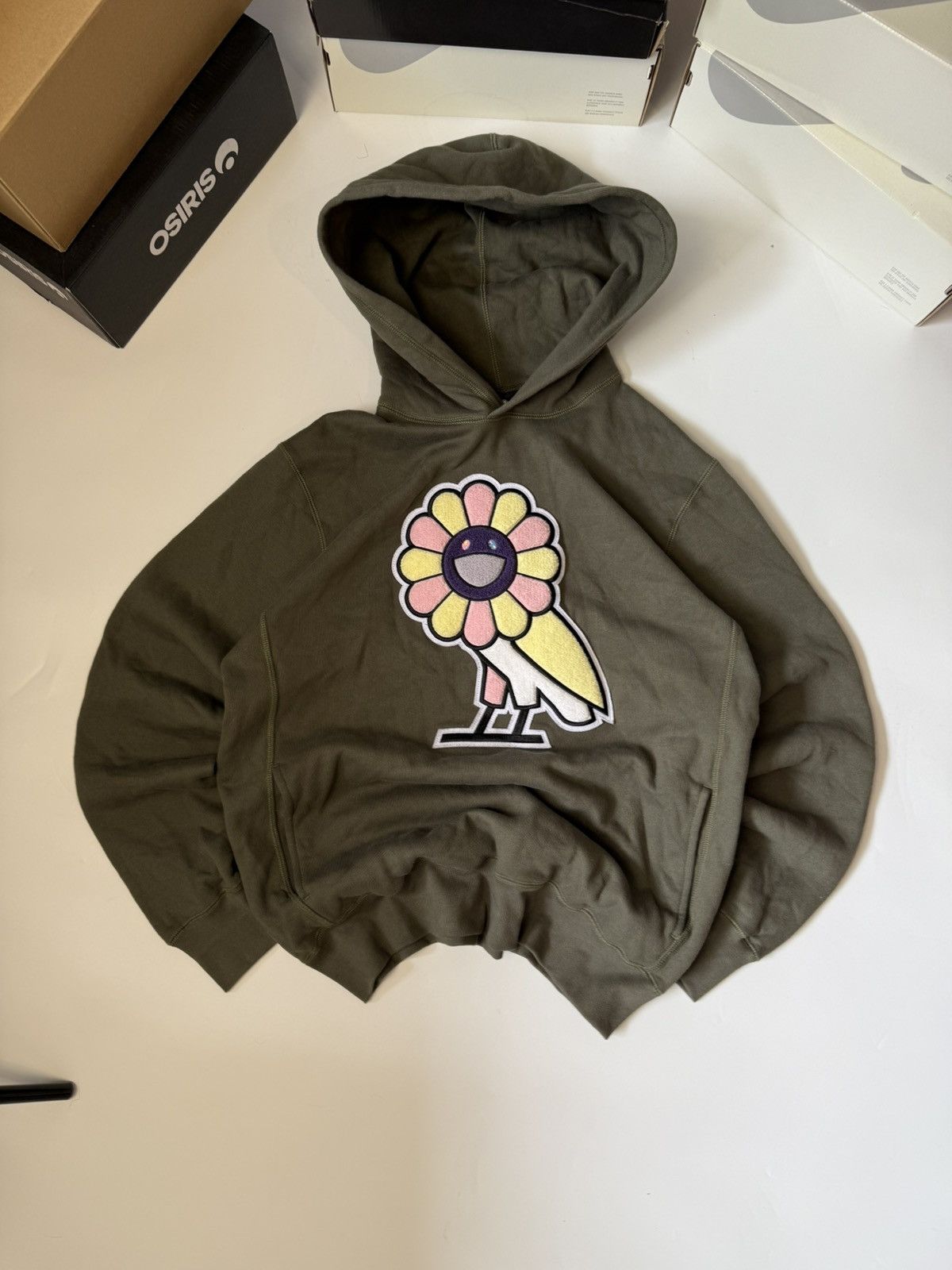 October's Very Own × Takashi Murakami October’s Very Own Takashi Murakami Size US M / EU 48-50 / 2 - 2 Thumbnail