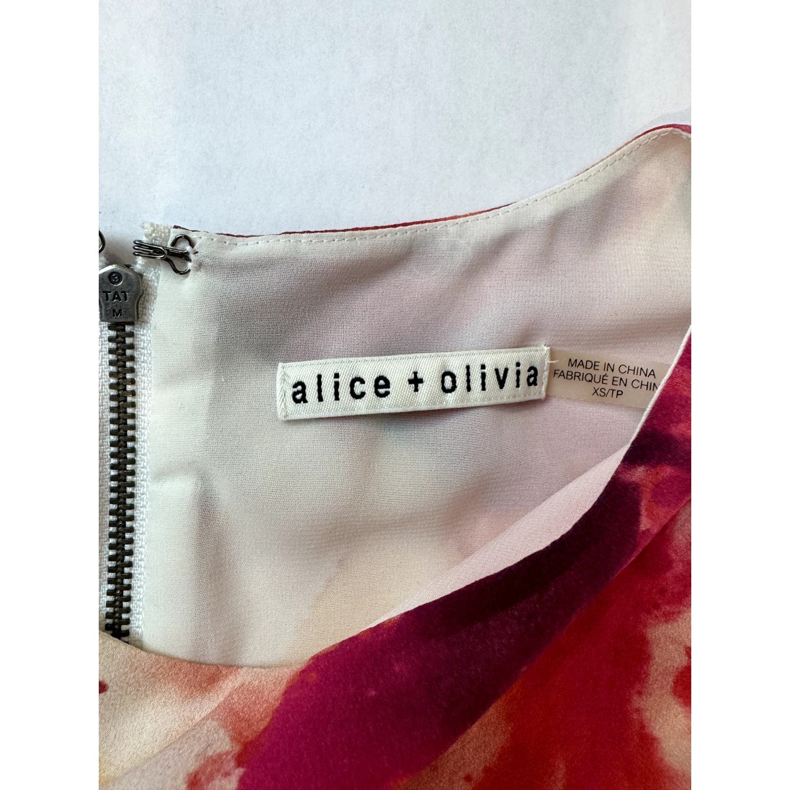 Alice + Olivia Alice & Olivia Dress Silk Shift Spring Floral - Size XS Size XS / US 0-2 / IT 36-38 - 4 Thumbnail