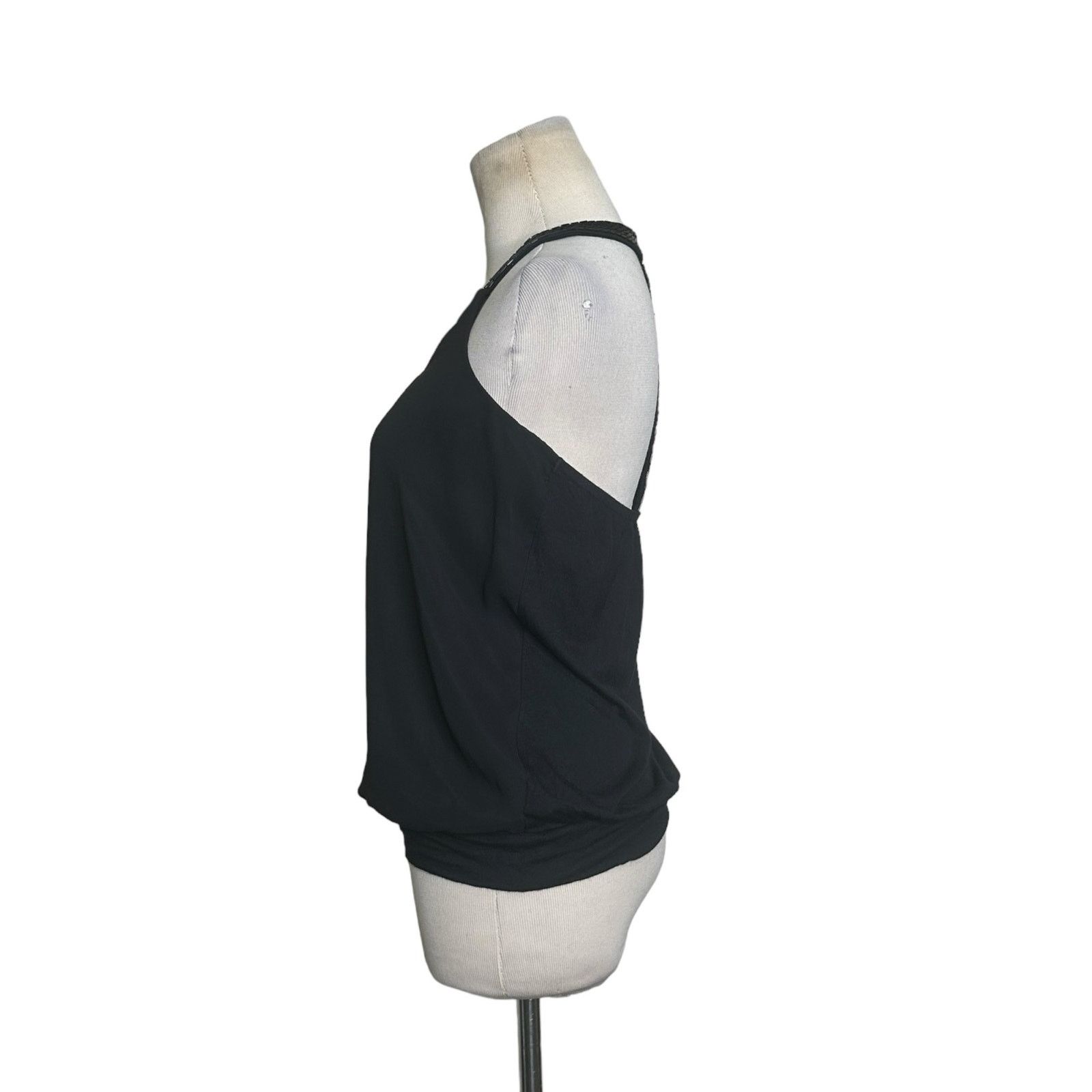 Express Express black racer back sequin details blouse size Small Size S / US 4 / IT 40 - 6 Thumbnail