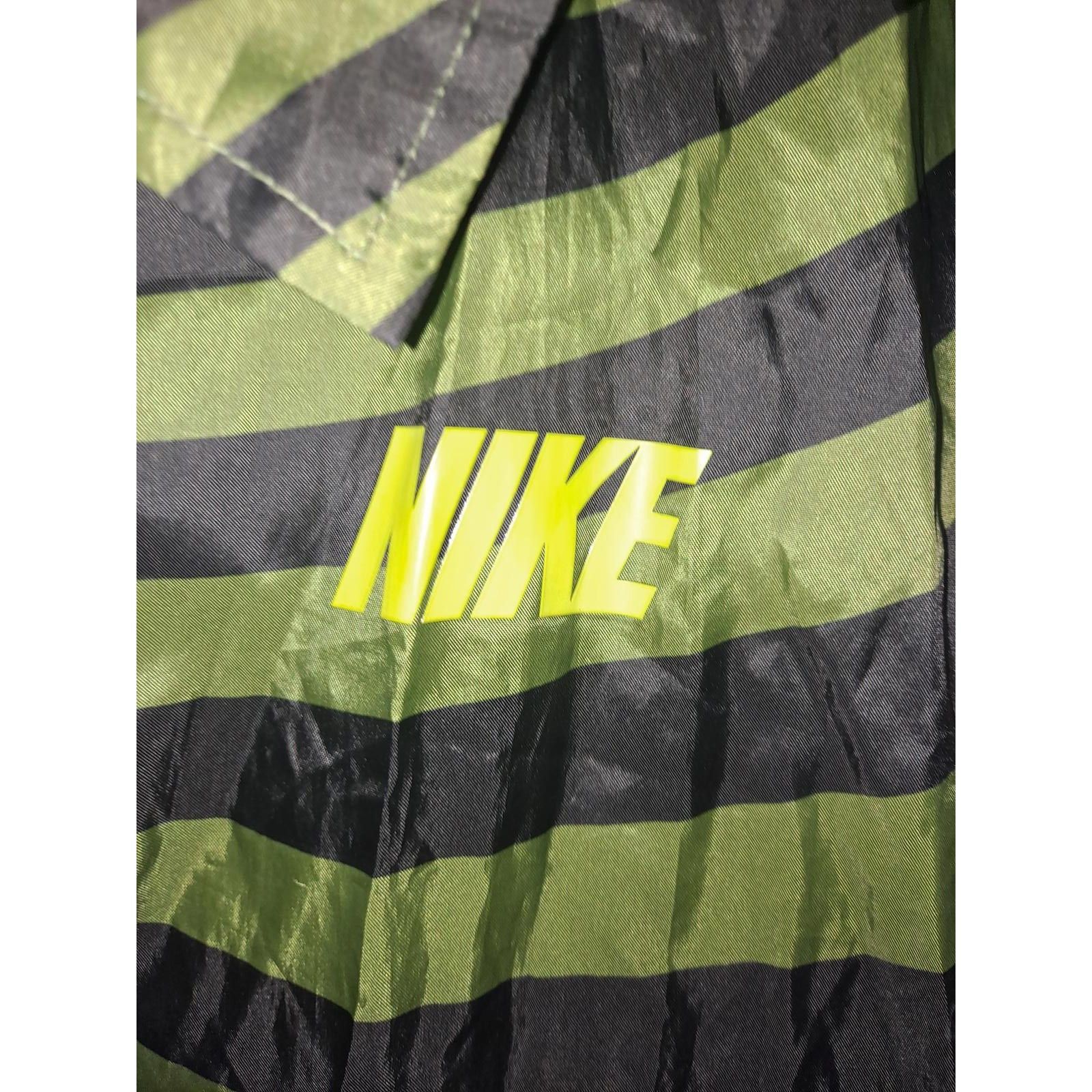 Nike Nike Green and Black Tiger Stripe Snap Up Windbreaker Size M Size US M / EU 48-50 / 2 - 3 Thumbnail