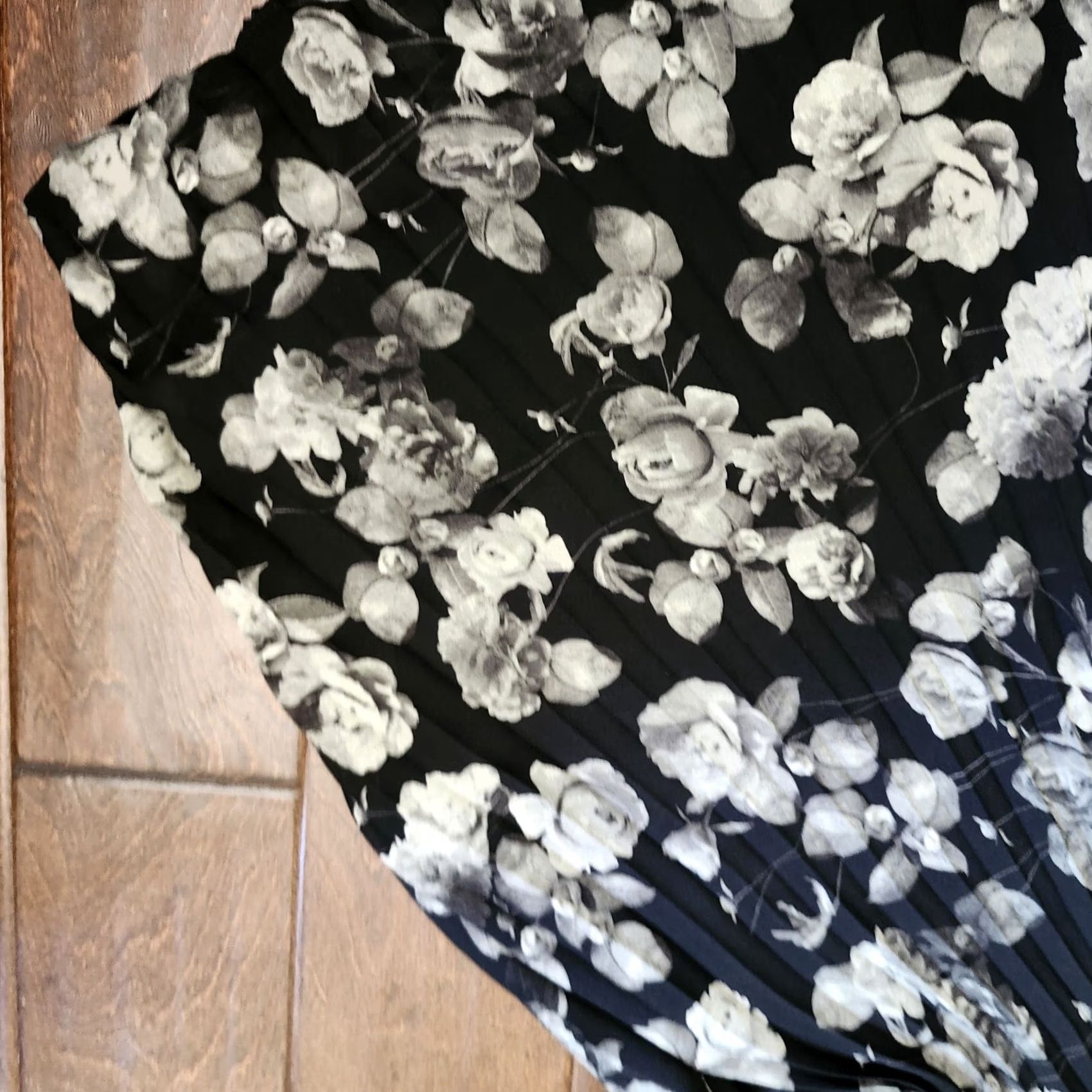 Vintage Max Studio Dress Women Sleeveless Black Floral Pleated Knee Length L Large Casual Party/Cocktail Travel Clothing Ladies Mens? Size L / US 10 / IT 46 - 6 Thumbnail