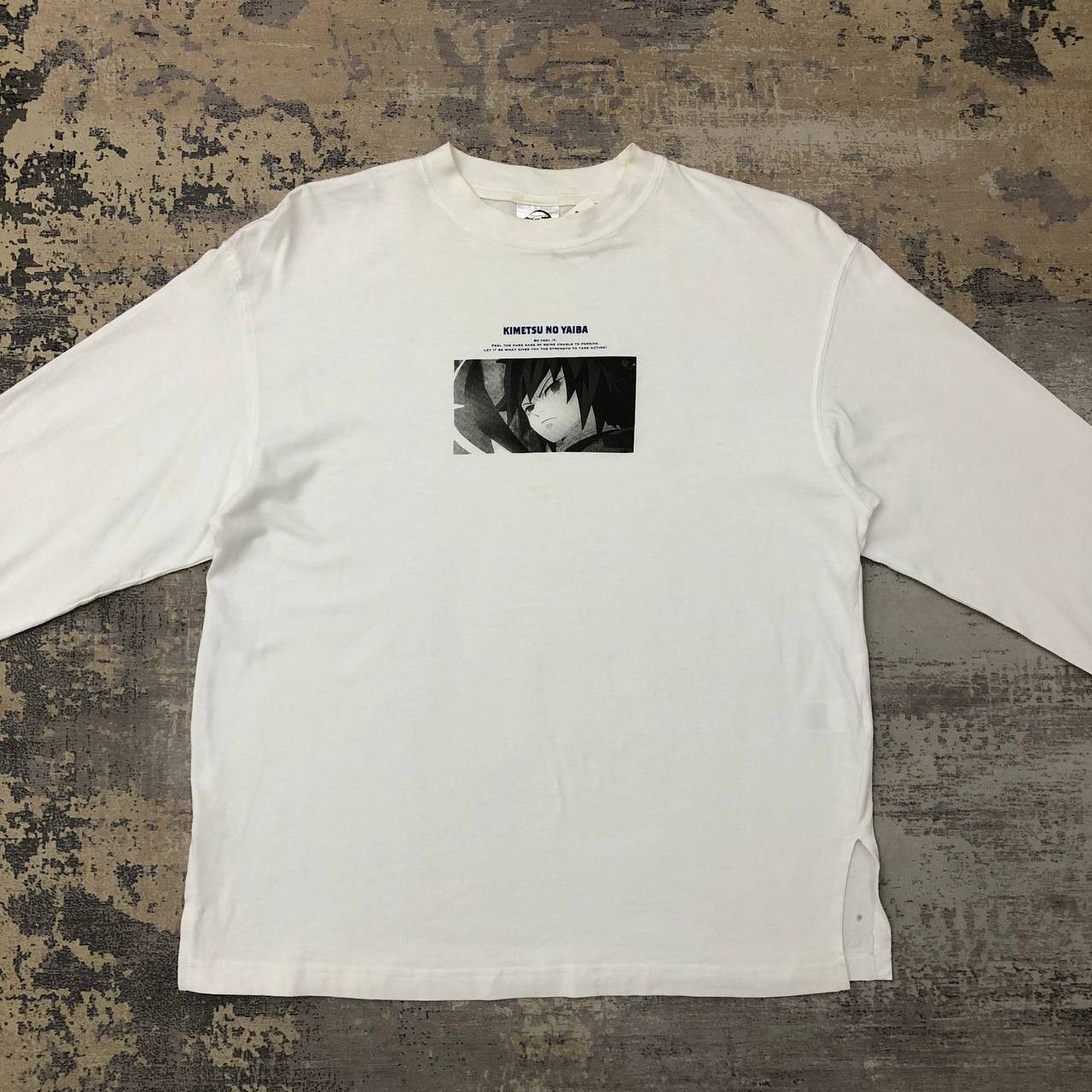Anime × GU T375 DEMON SLAYER JAPAN ANIME TEE Size US M / EU 48-50 / 2 - 4 Thumbnail
