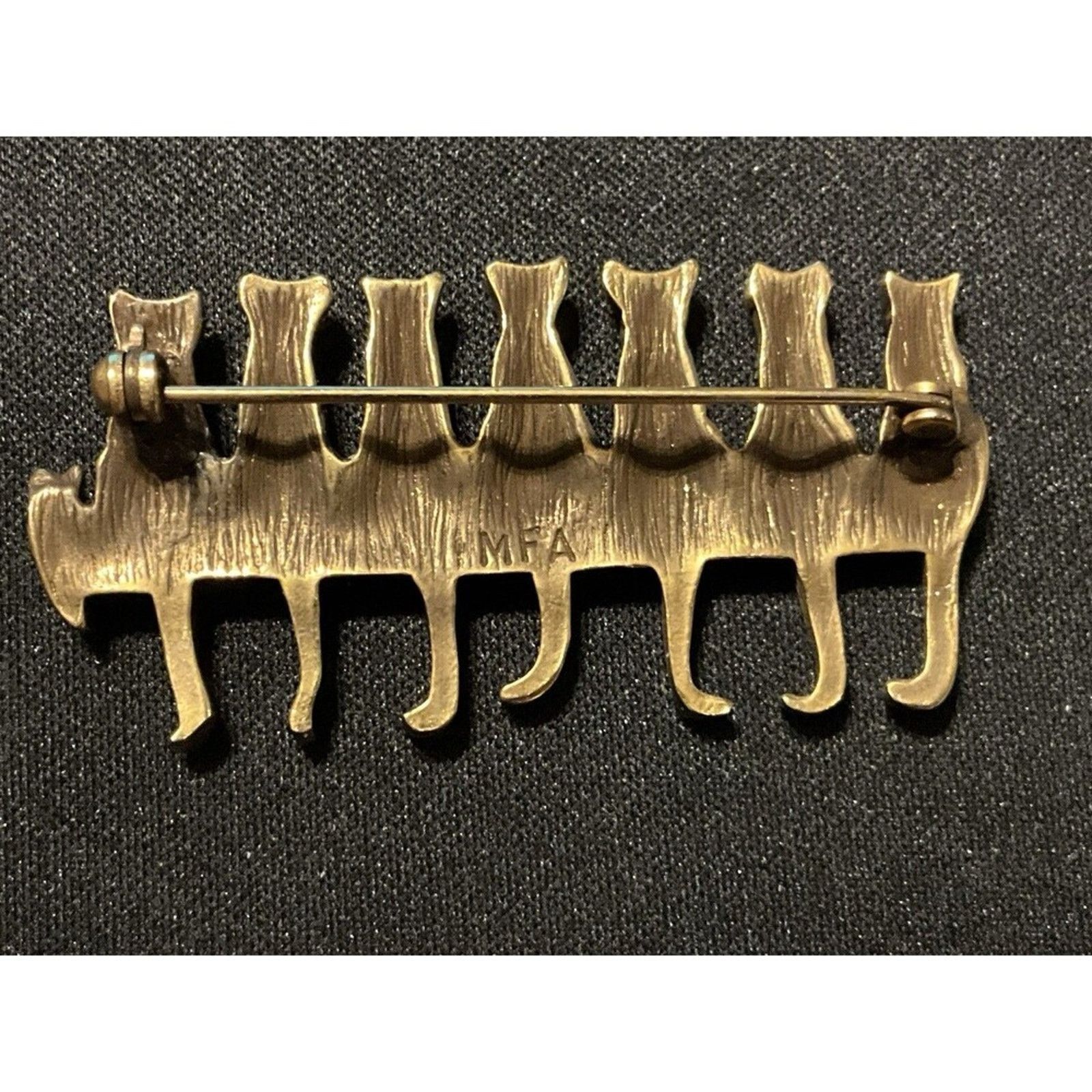Other Museum Of Fine Arts Cats Sitting On Bar Gold Tone Brooch Size ONE SIZE - 5 Thumbnail