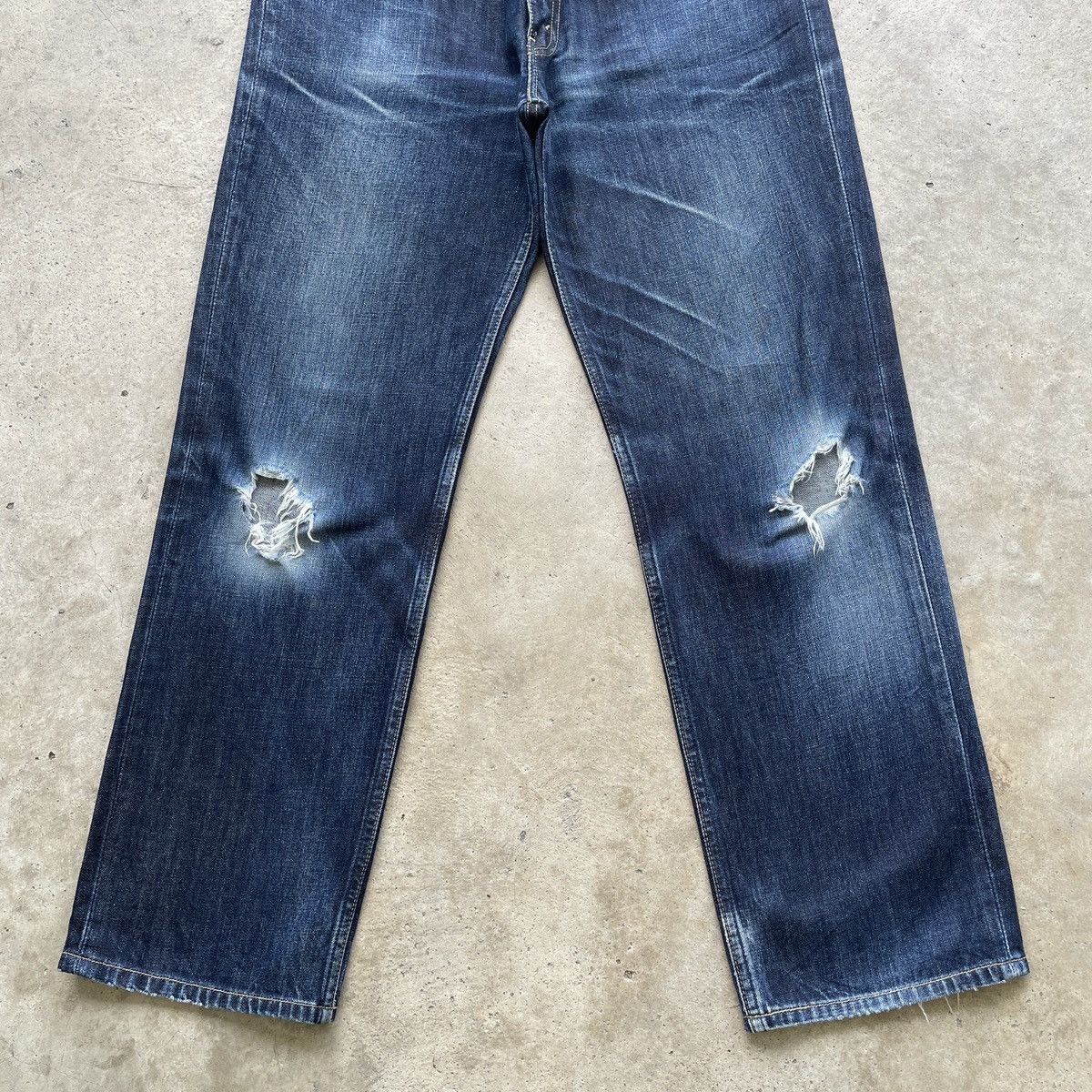Levi's Vintage Clothing Vintage Levi’s 502 Distressed Jeans Dark Blue Faded Pants Size US 32 / EU 48 - 4 Thumbnail