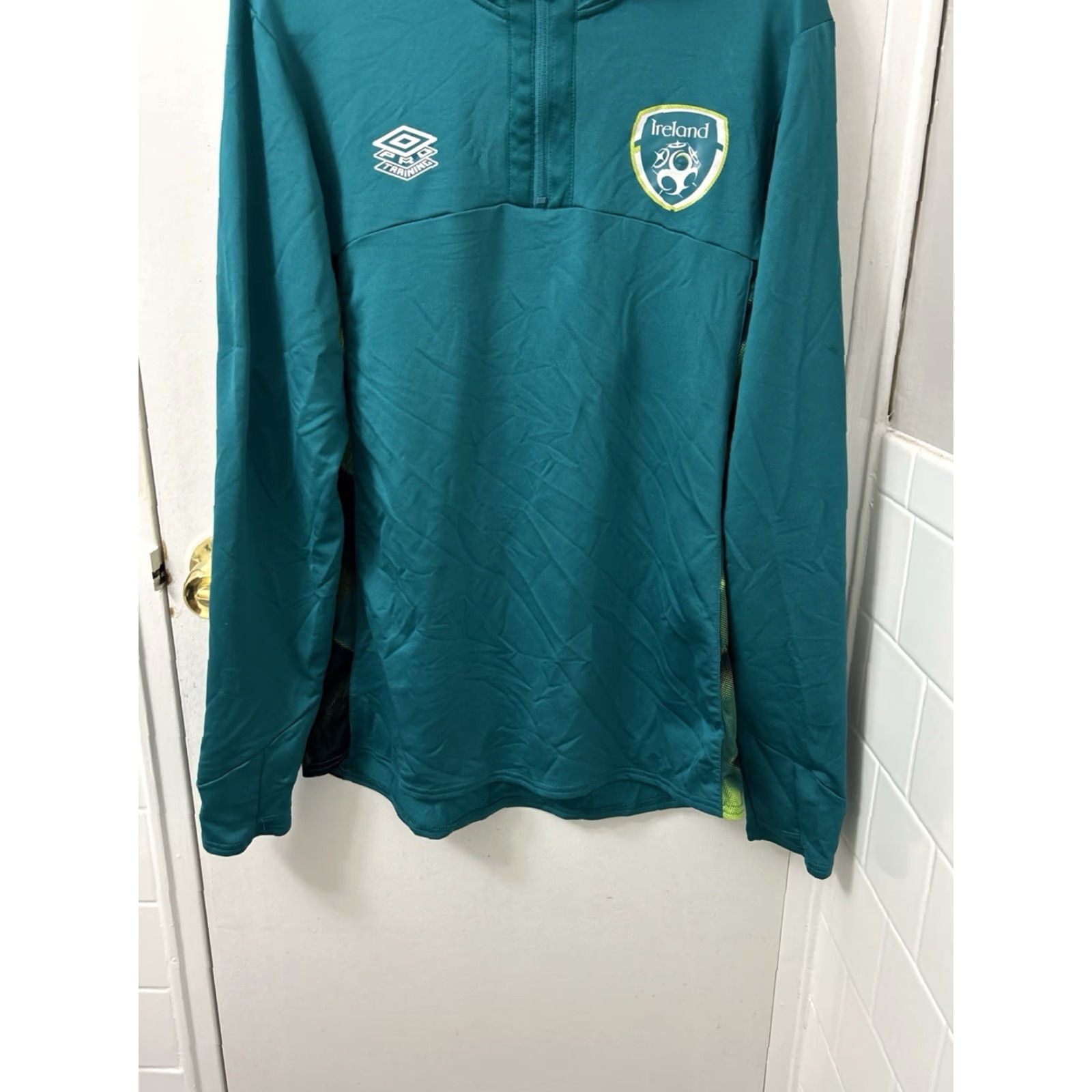 Umbro Umbro Ireland Pro Training Quarter-Zip Mens L Teal Neon FAI National Team Pullover Jacket Size US L / EU 52-54 / 3 - 3 Thumbnail