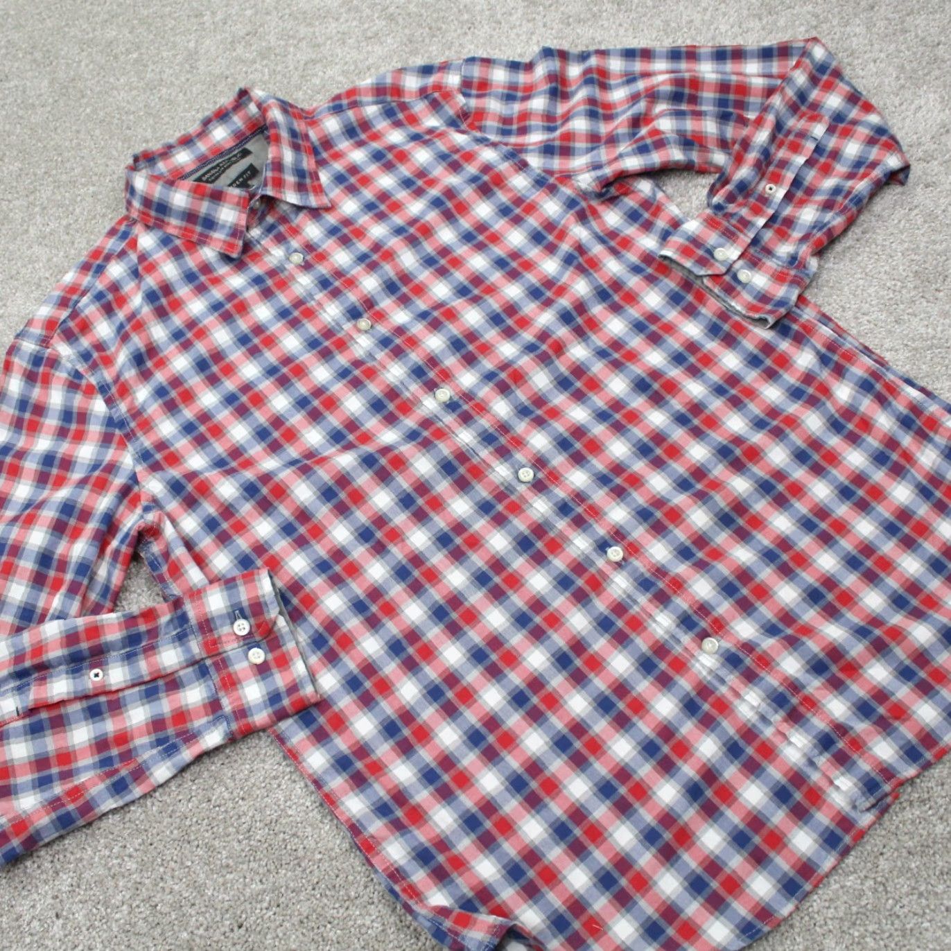 Banana Republic Banana Republic Camden Fit Shirt Mens Medium Red/Blue Plaid Button-Up, 100% Cotton, Button Front, Long Sleeve, Regular Fit Size US M / EU 48-50 / 2 - 5 Thumbnail