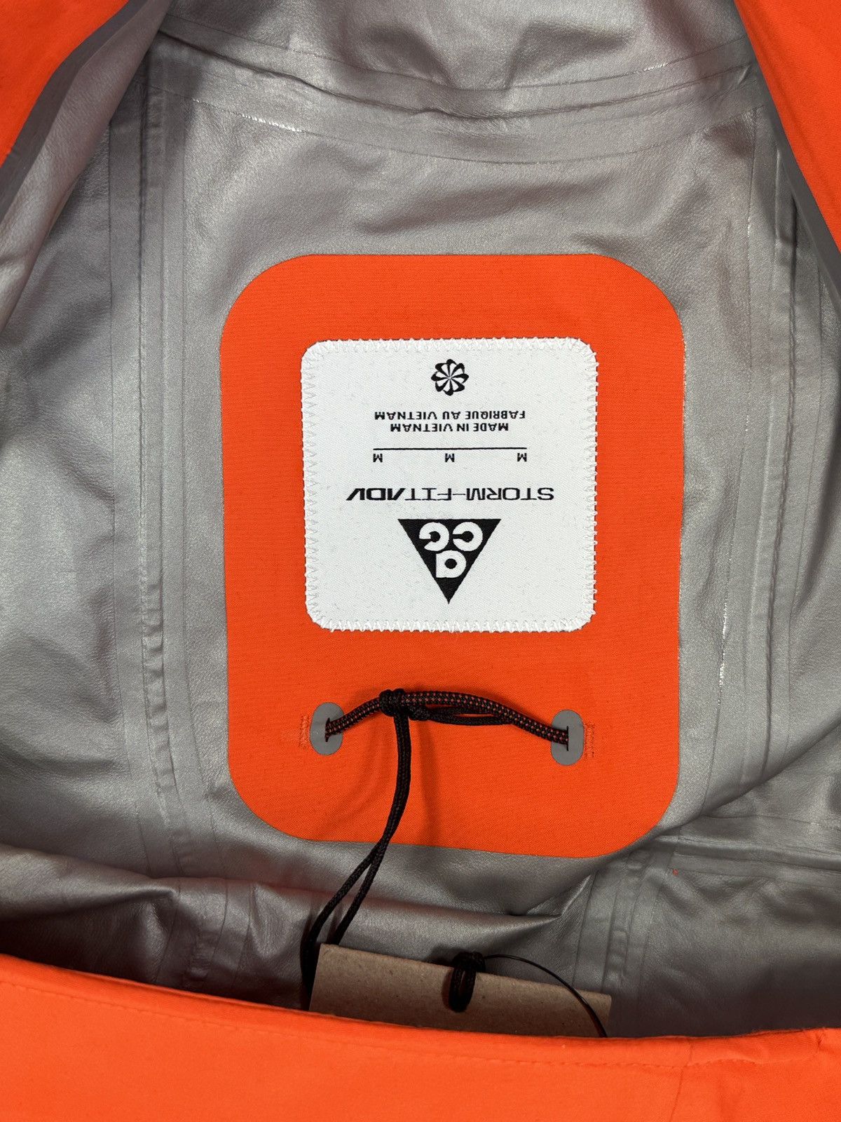 Nike ACG CHAIN OF CRATERS GORE-TEX WIND BREAKER Size US M / EU 48-50 / 2 - 10 Thumbnail