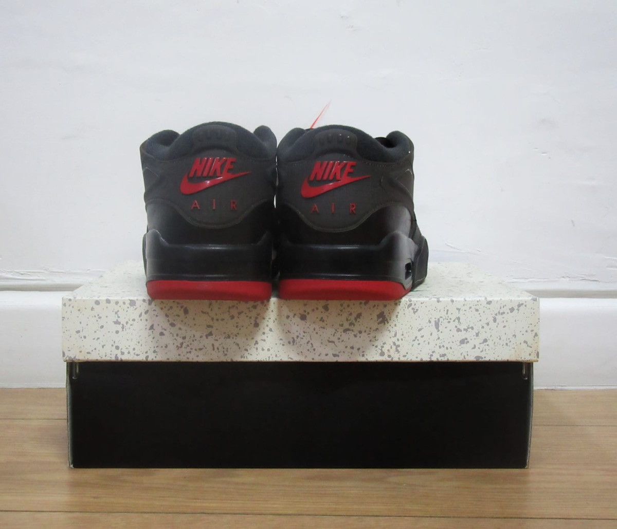 Jordan Brand Air Jordan 4 RM Bred size EU 42.5-US 9 Size US 9 / EU 42 - 6 Thumbnail