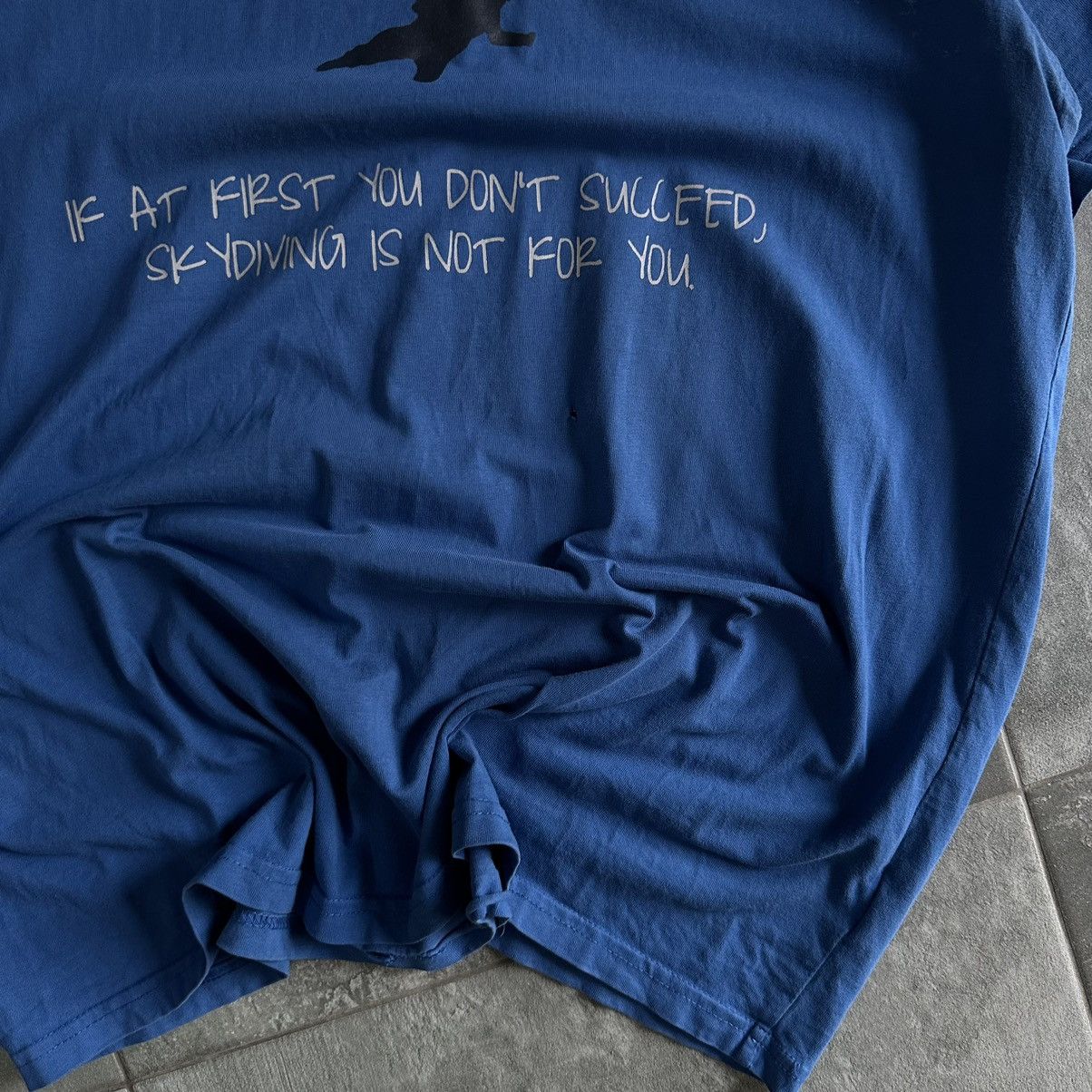 Japanese Brand × Vintage Vintage Japanese Style Joke T-shirts Humor Skydiving Y2K Size US XL / EU 56 / 4 - 8 Thumbnail