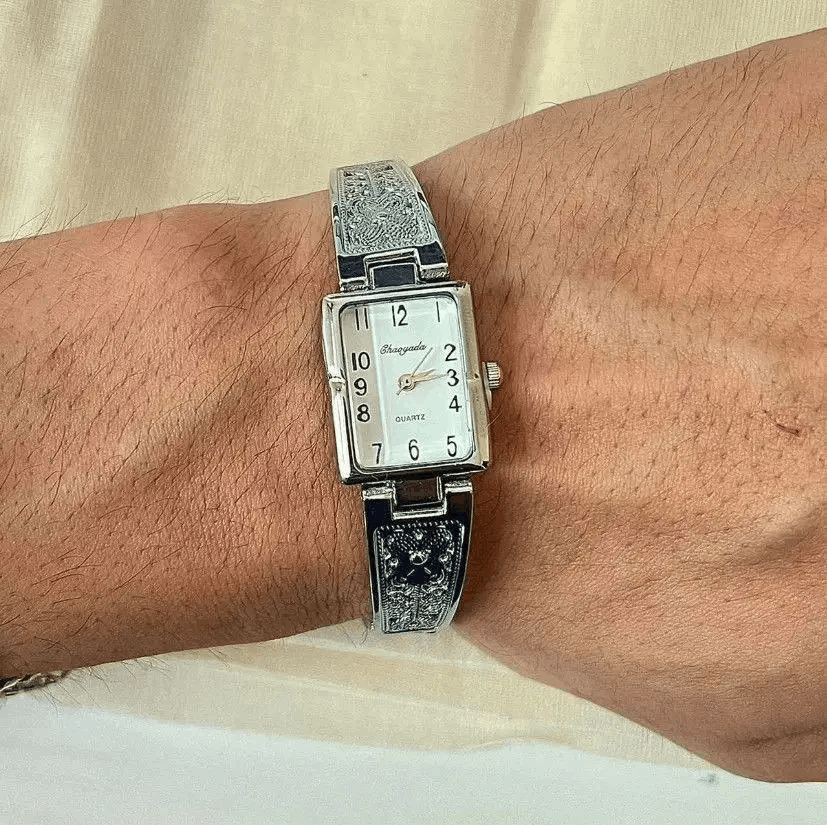 Jewelry 2000s vintage rectangle stainless steel quartz luxury watch Size ONE SIZE - 1 Thumbnail