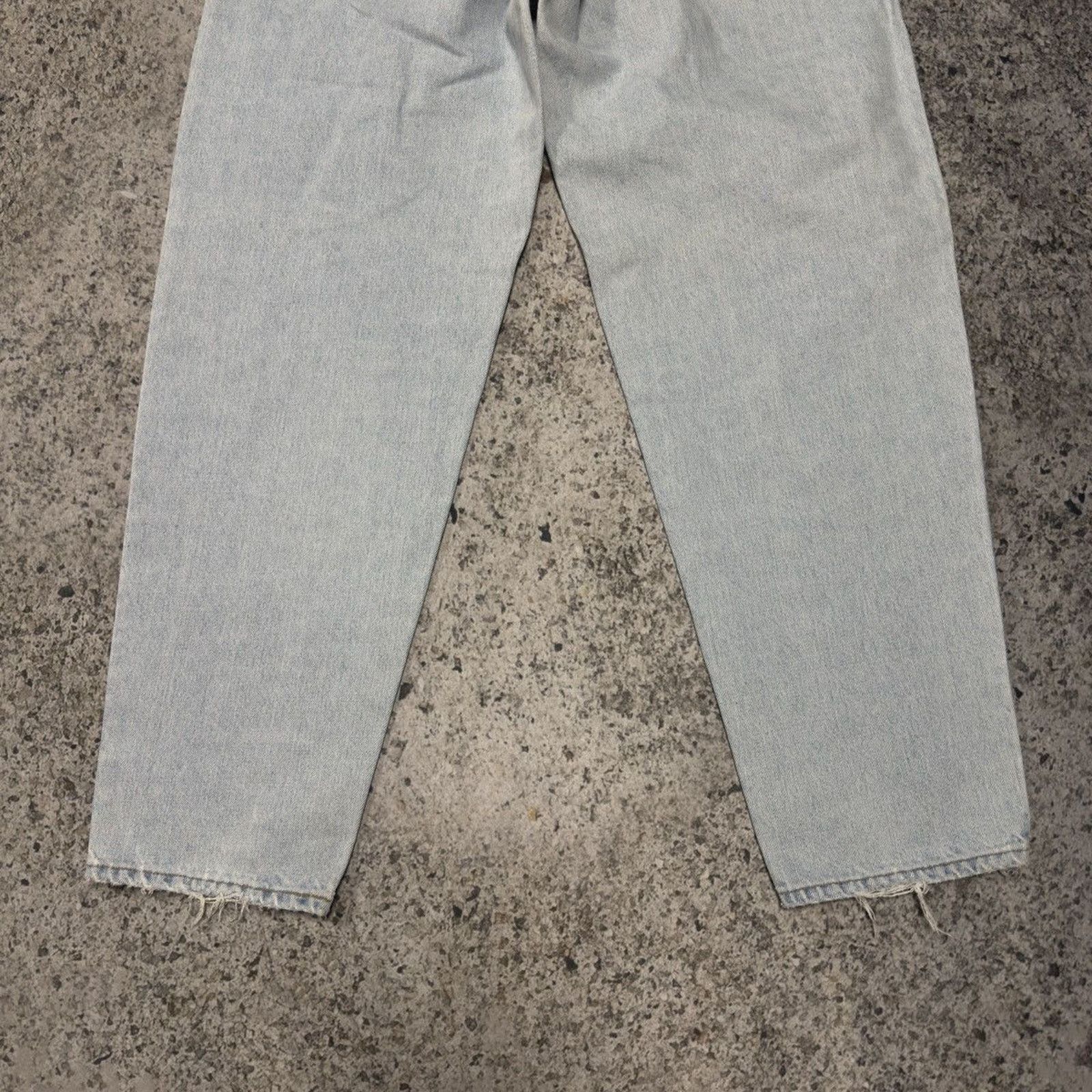 Levi's Vintage 1990s Levi’s 560 Loose Fit Tapered Thrashed Jeans Size US 39 - 12 Thumbnail