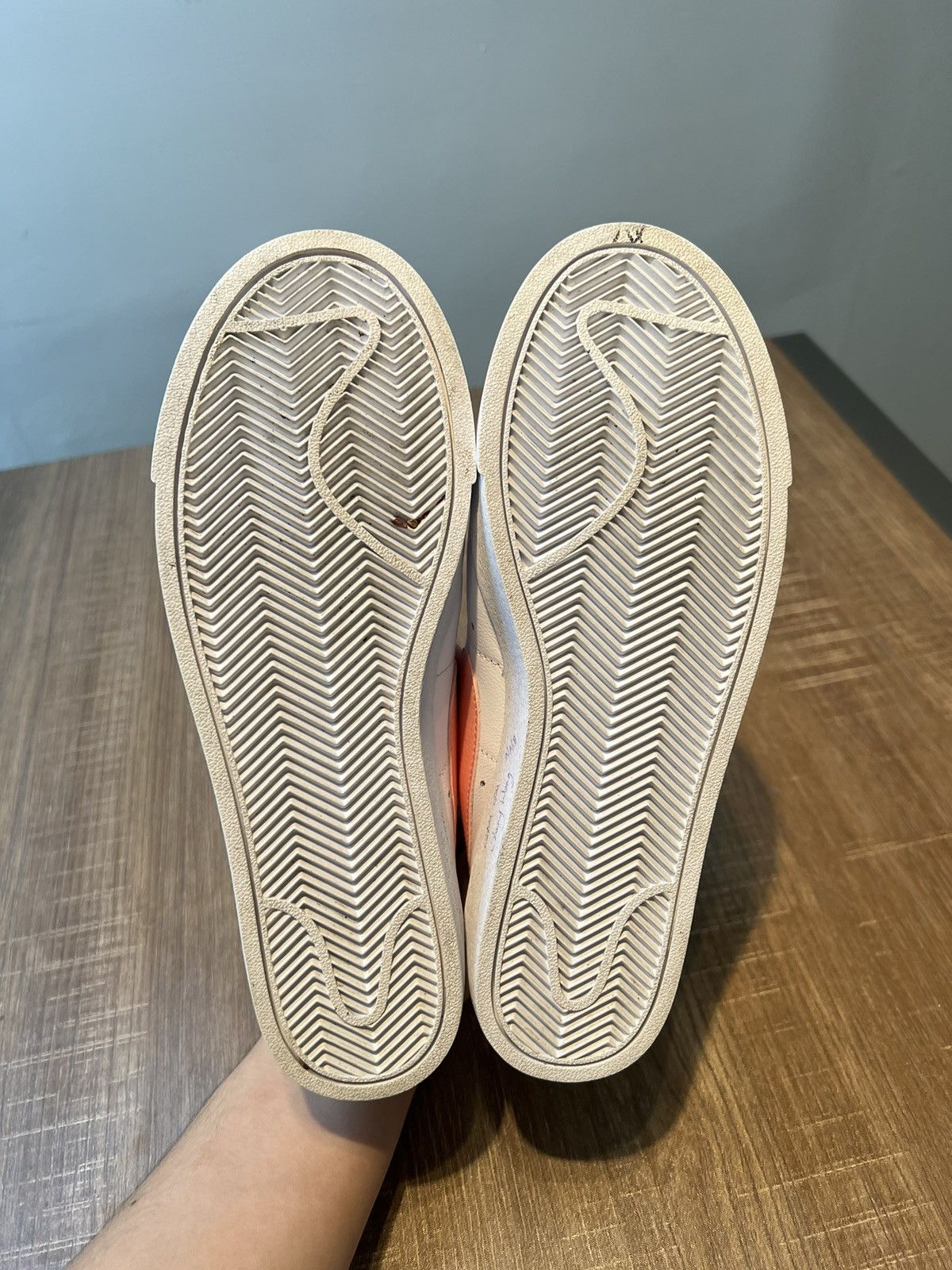 Nike Size 7 Nike Sample Blazer LE Low White Bleached Coral W Size US 7 / IT 37 - 6 Thumbnail
