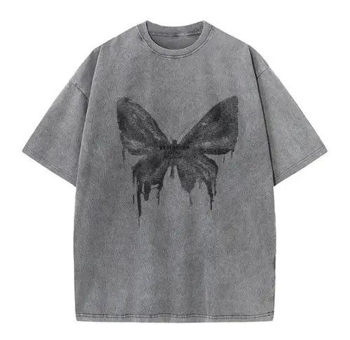 Japanese Brand Vintage Design Moth Printed Tshirt Size US L / EU 52-54 / 3 - 1 Thumbnail