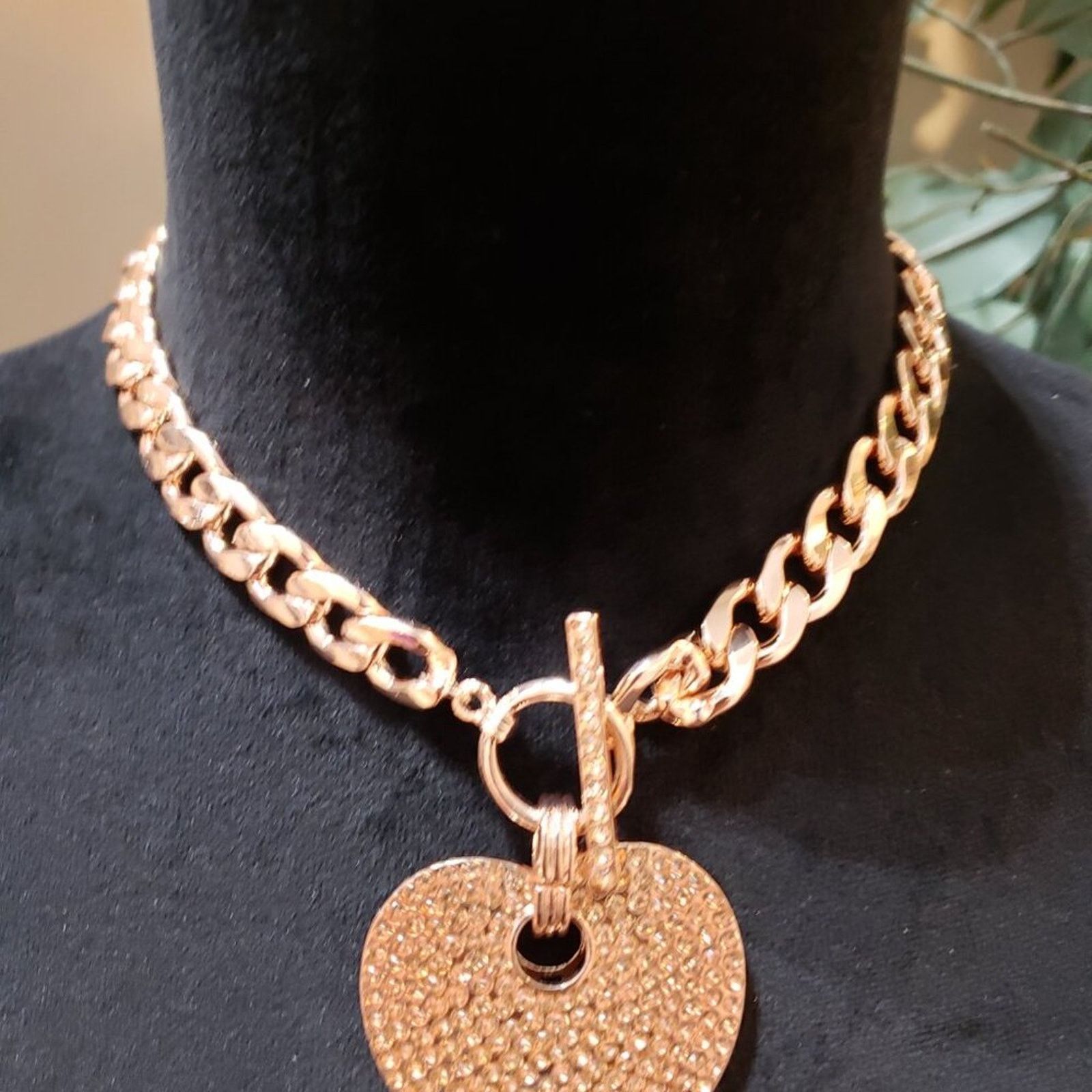 The Unbranded Brand Gold Tone Rhinestone Heart Bold Chain Necklace w/ Earrings Size ONE SIZE - 2 Thumbnail