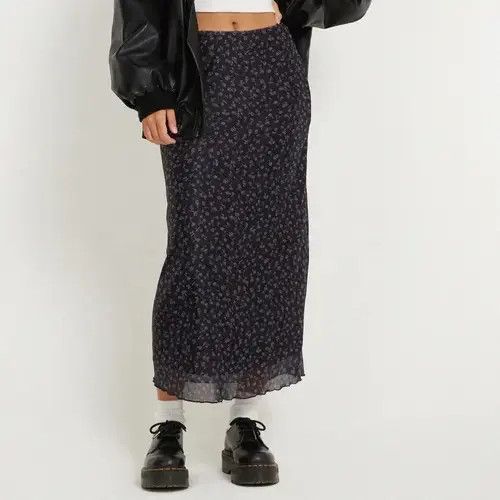 Japanese Brand × Vintage Vintage Y2k Floral Long Skirt Size 28" / US 6 / IT 42 - 1 Thumbnail